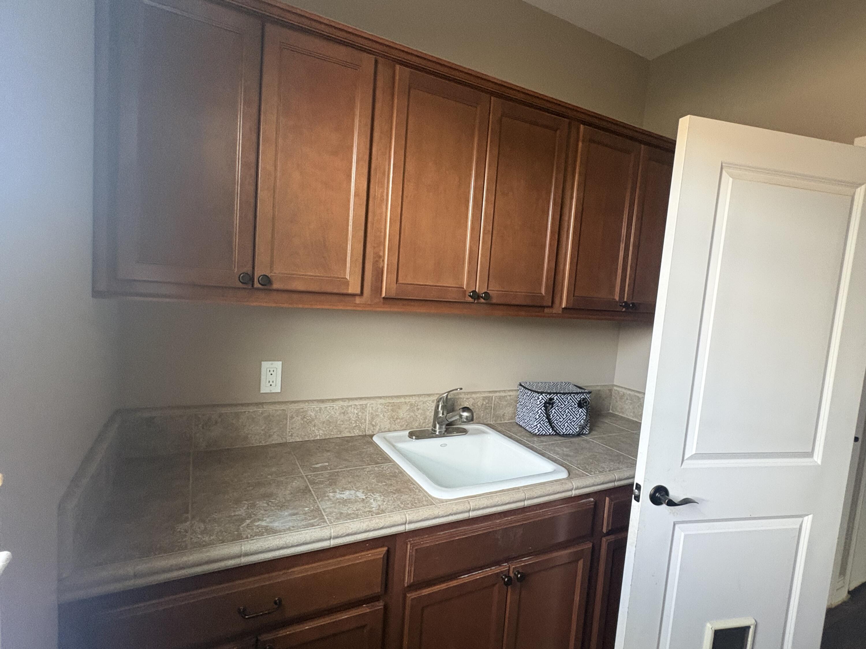 2697 Doral Ct, Tulare, CA 93274