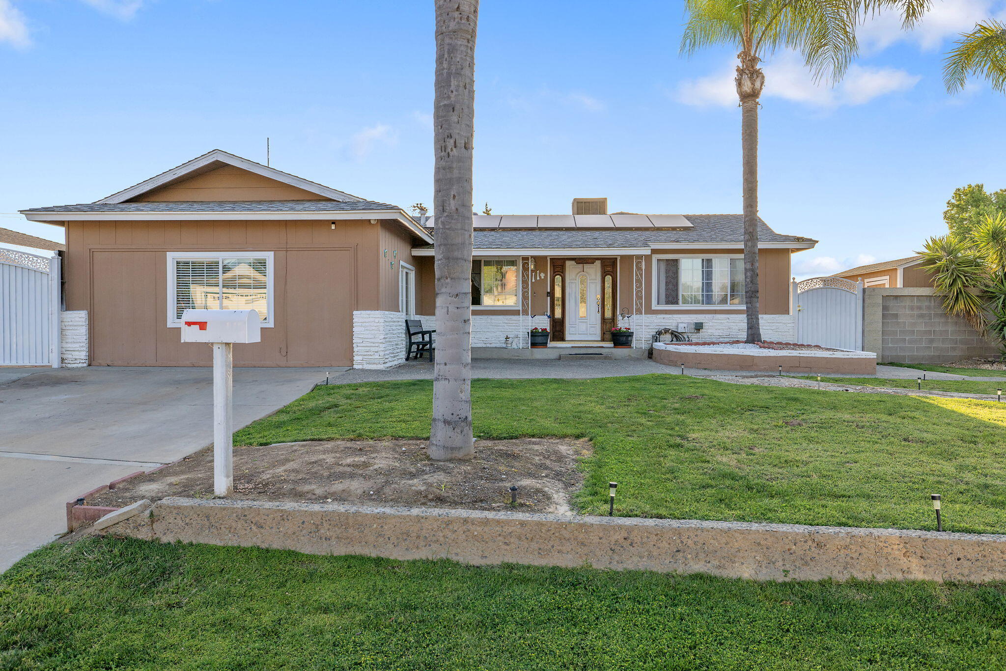11 S Byron Dr, Lemoore, CA 93245