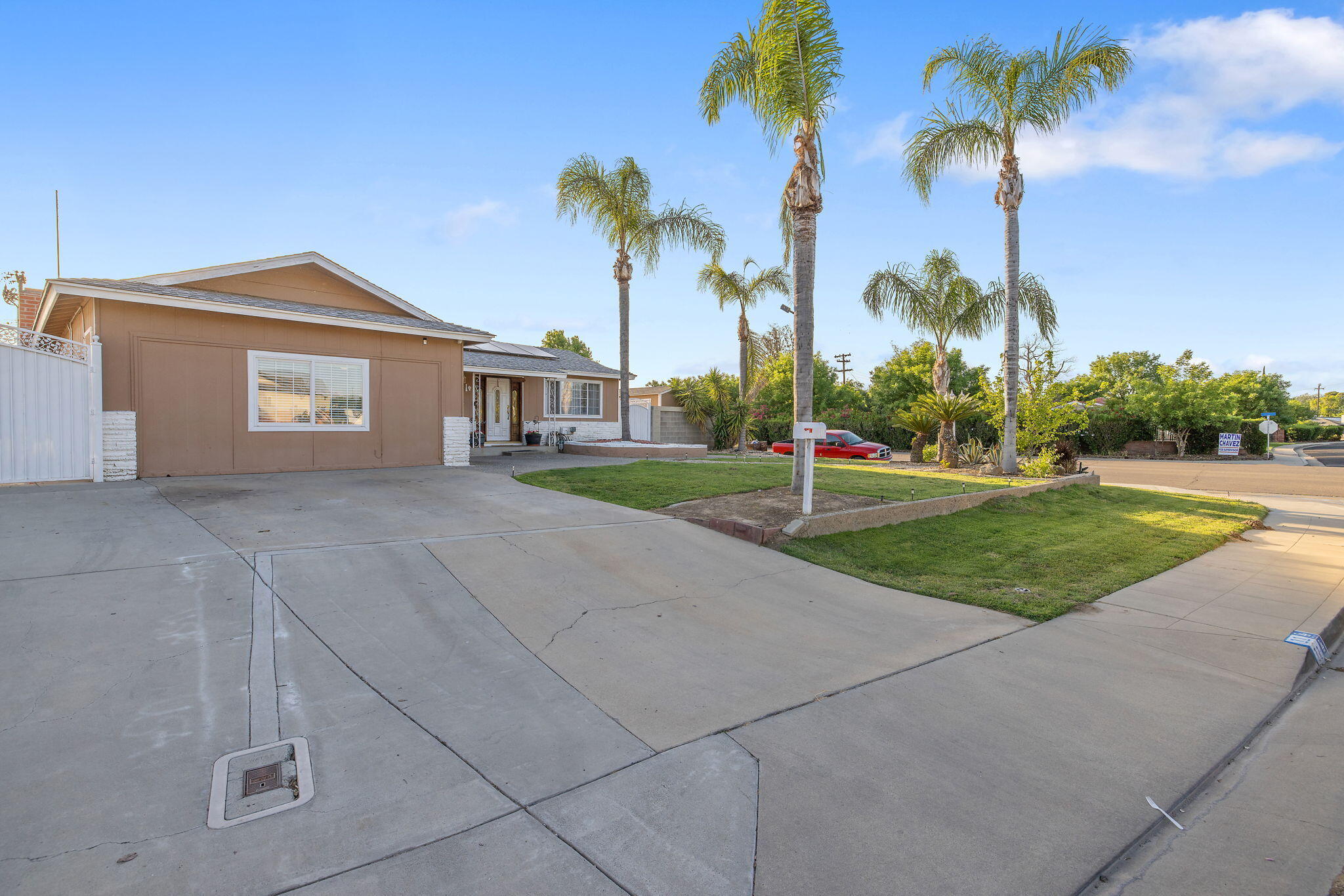 11 S Byron Dr, Lemoore, CA 93245