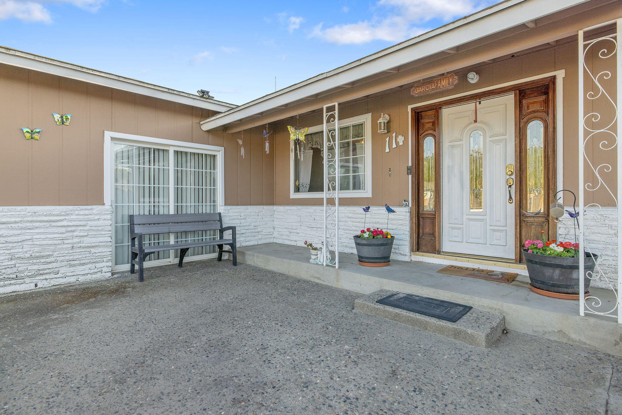 11 S Byron Dr, Lemoore, CA 93245