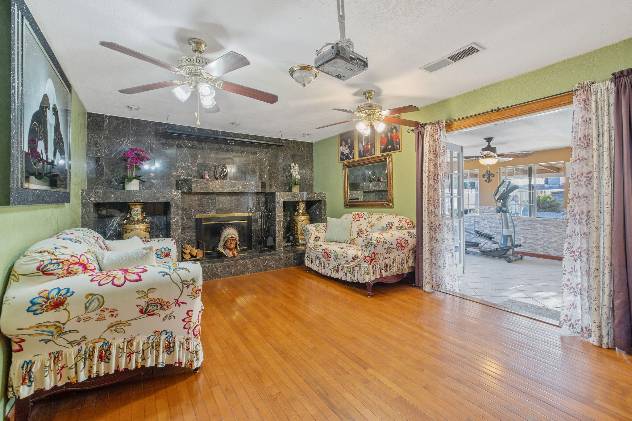 11 S Byron Dr, Lemoore, CA 93245