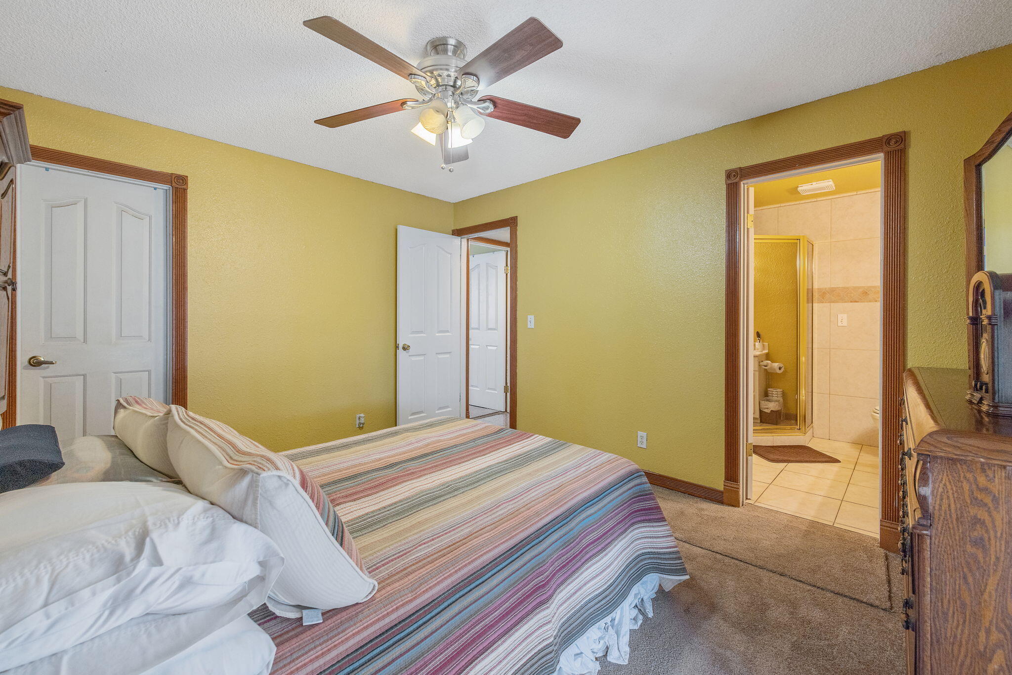 11 S Byron Dr, Lemoore, CA 93245