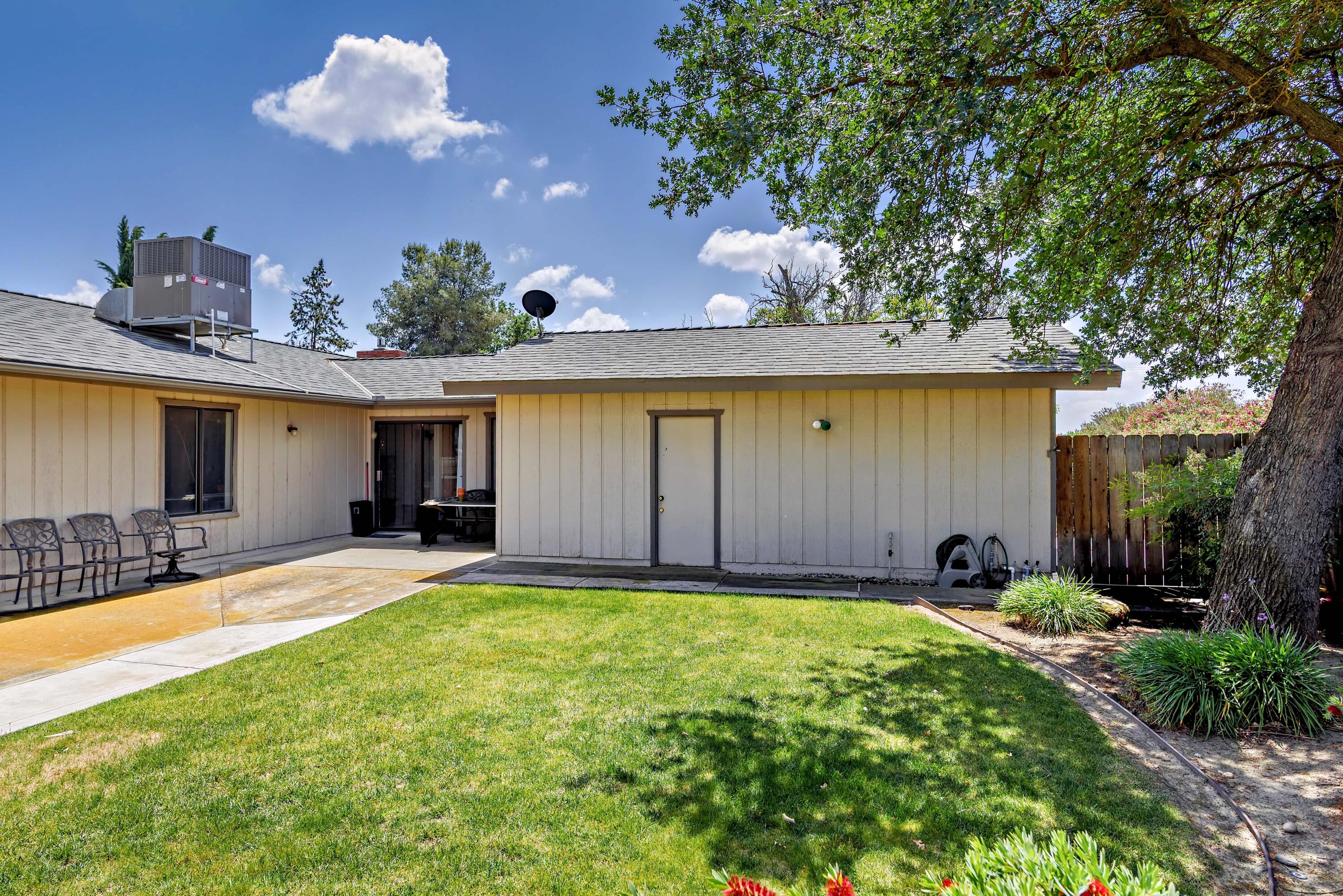 12066 Excelsior Ave, Hanford, CA 93230