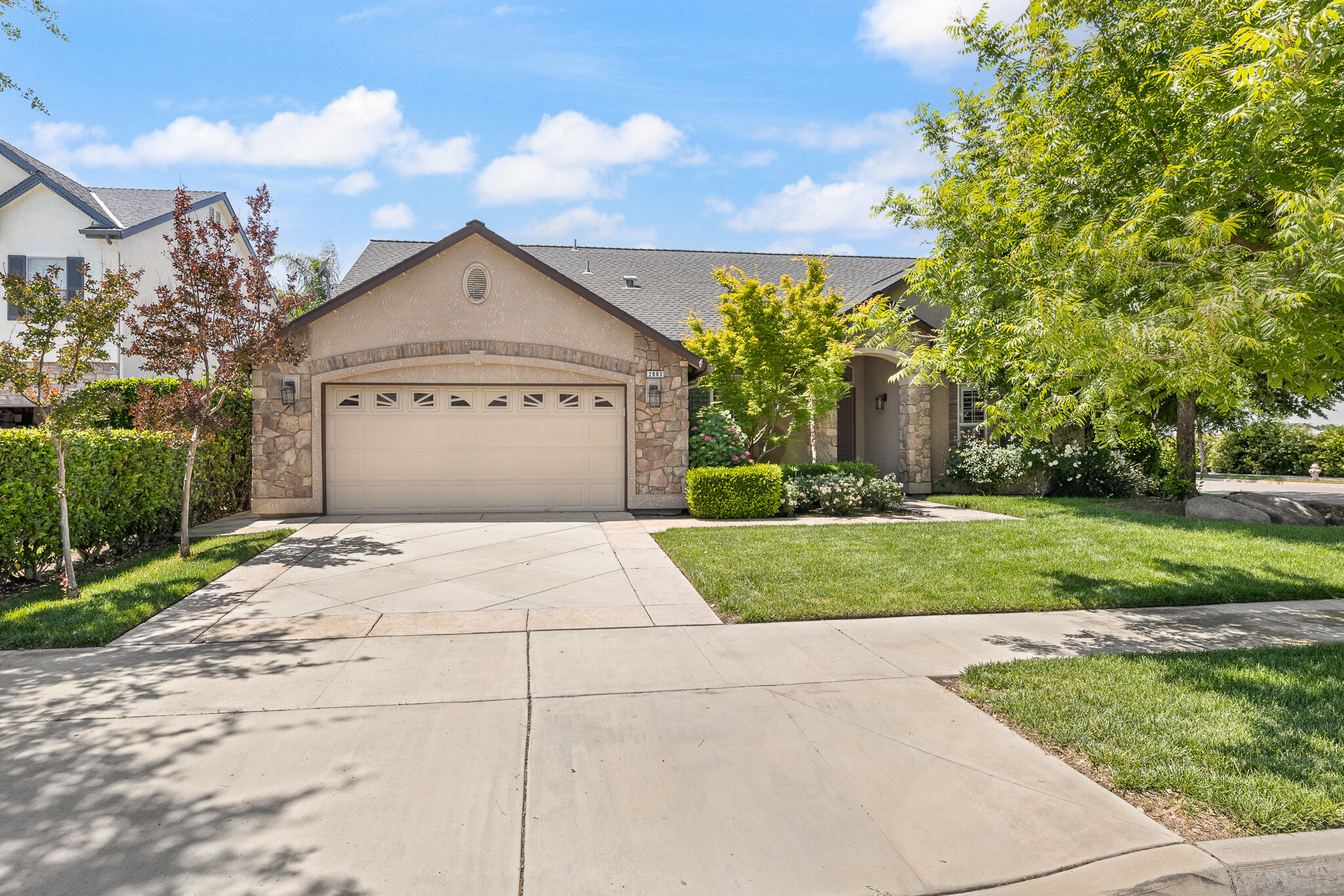 2883 22nd Ct, Kingsburg, CA 93631
