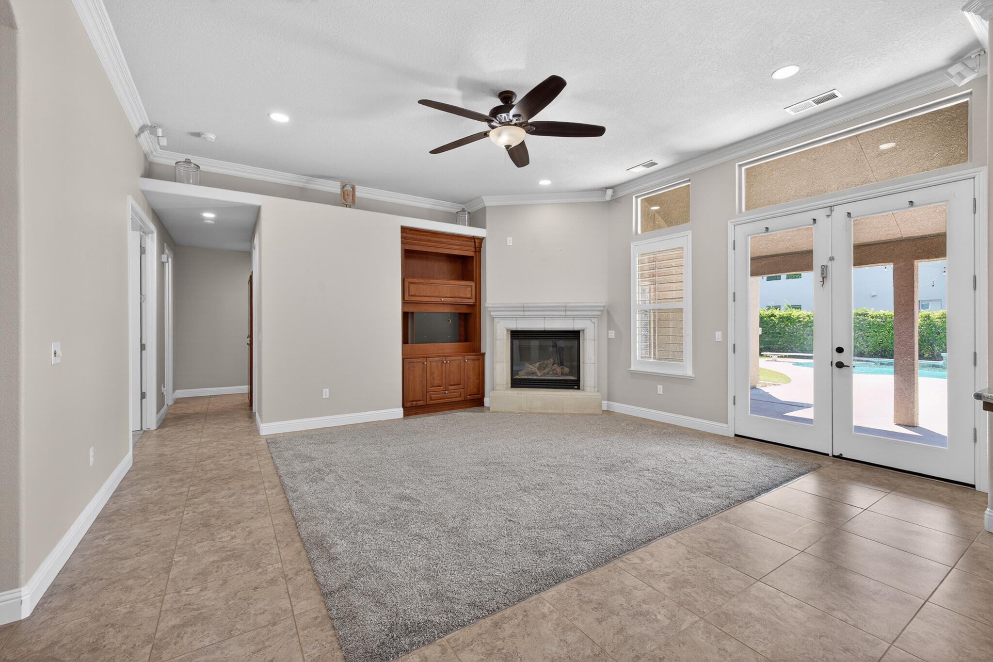 2883 22nd Ct, Kingsburg, CA 93631