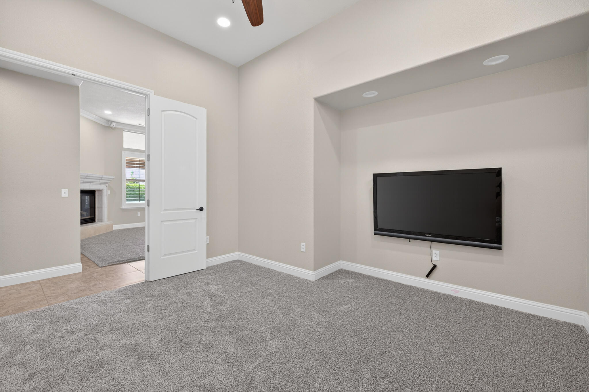 2883 22nd Ct, Kingsburg, CA 93631