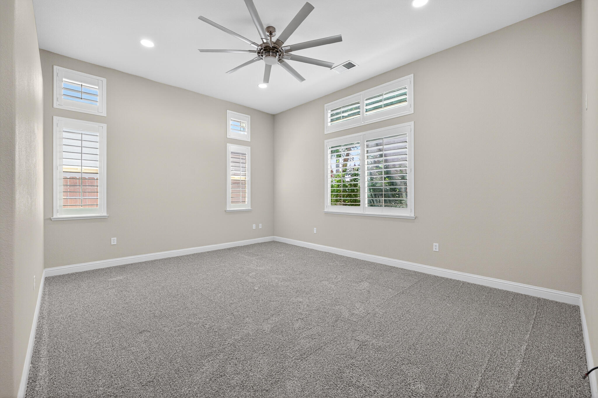 2883 22nd Ct, Kingsburg, CA 93631
