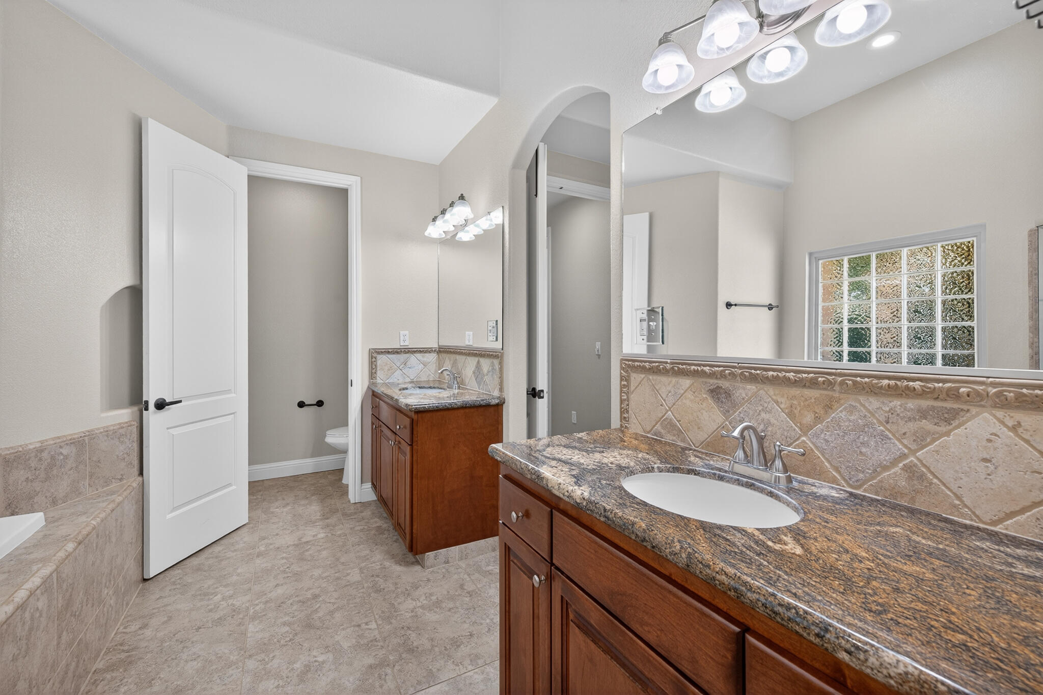 2883 22nd Ct, Kingsburg, CA 93631