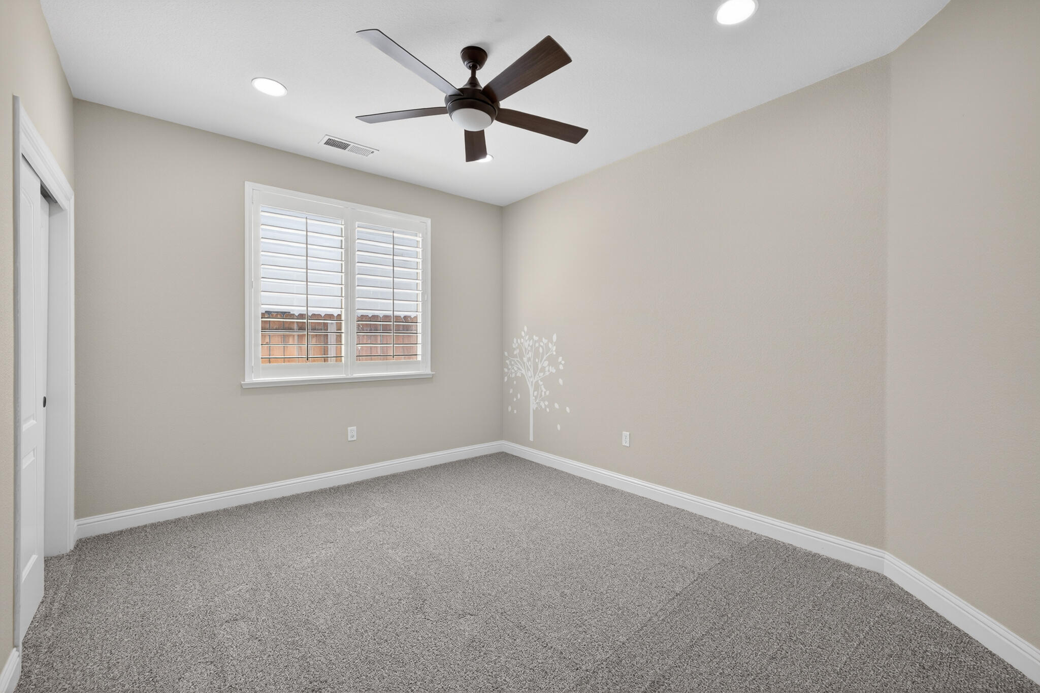 2883 22nd Ct, Kingsburg, CA 93631