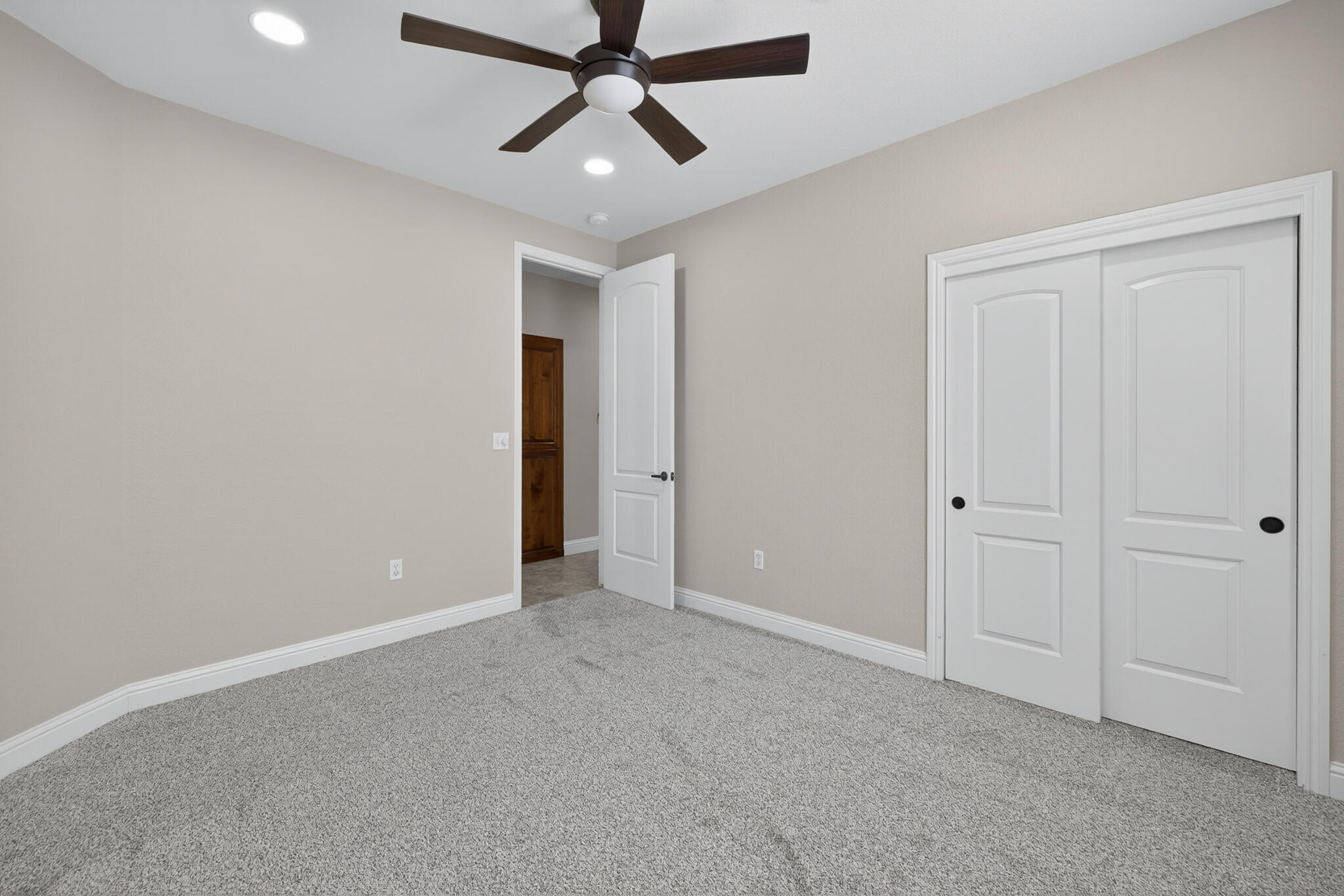 2883 22nd Ct, Kingsburg, CA 93631