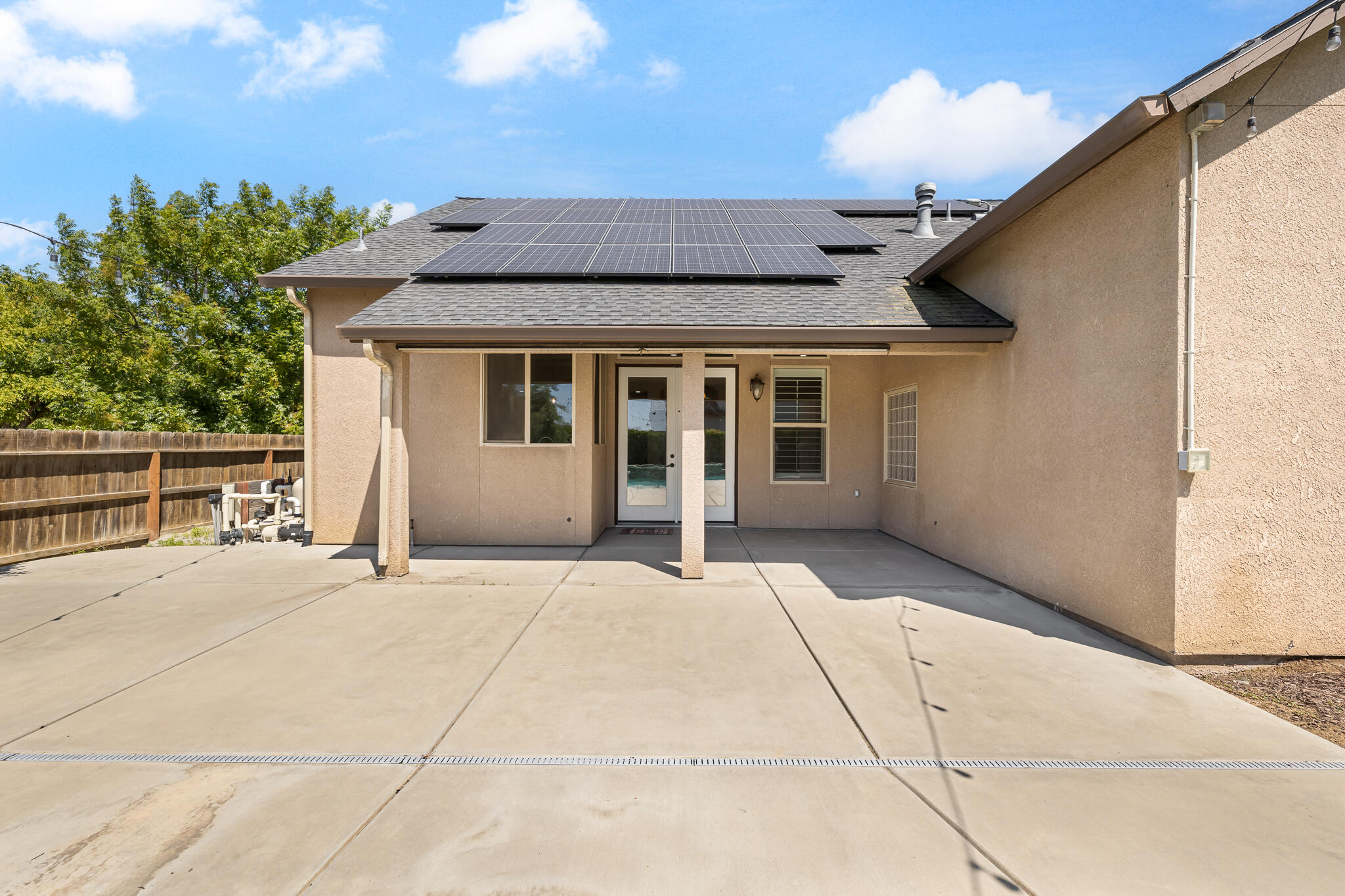 2883 22nd Ct, Kingsburg, CA 93631