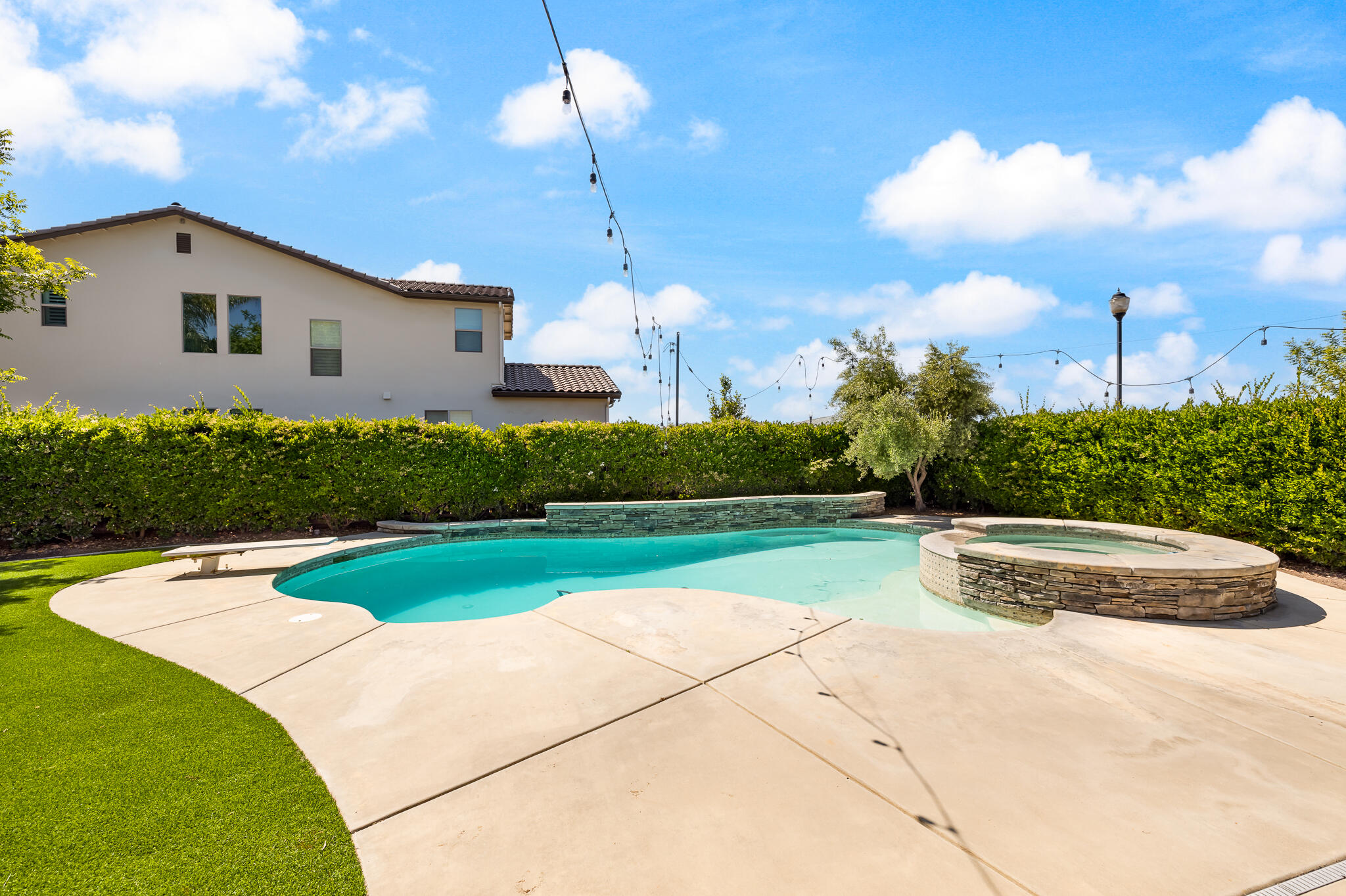 2883 22nd Ct, Kingsburg, CA 93631