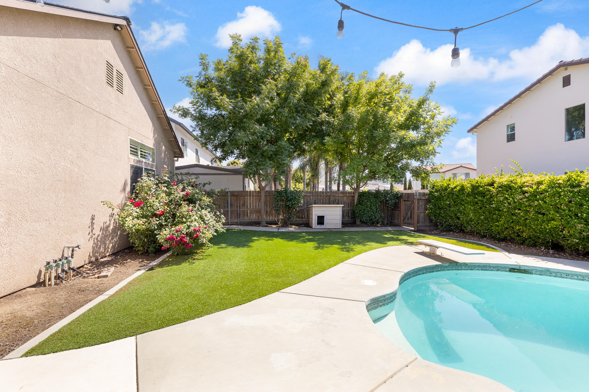 2883 22nd Ct, Kingsburg, CA 93631