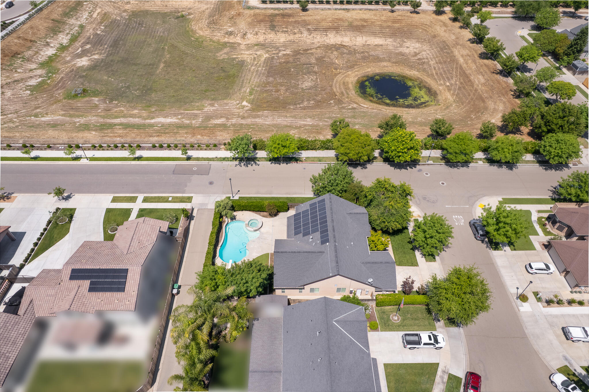 2883 22nd Ct, Kingsburg, CA 93631