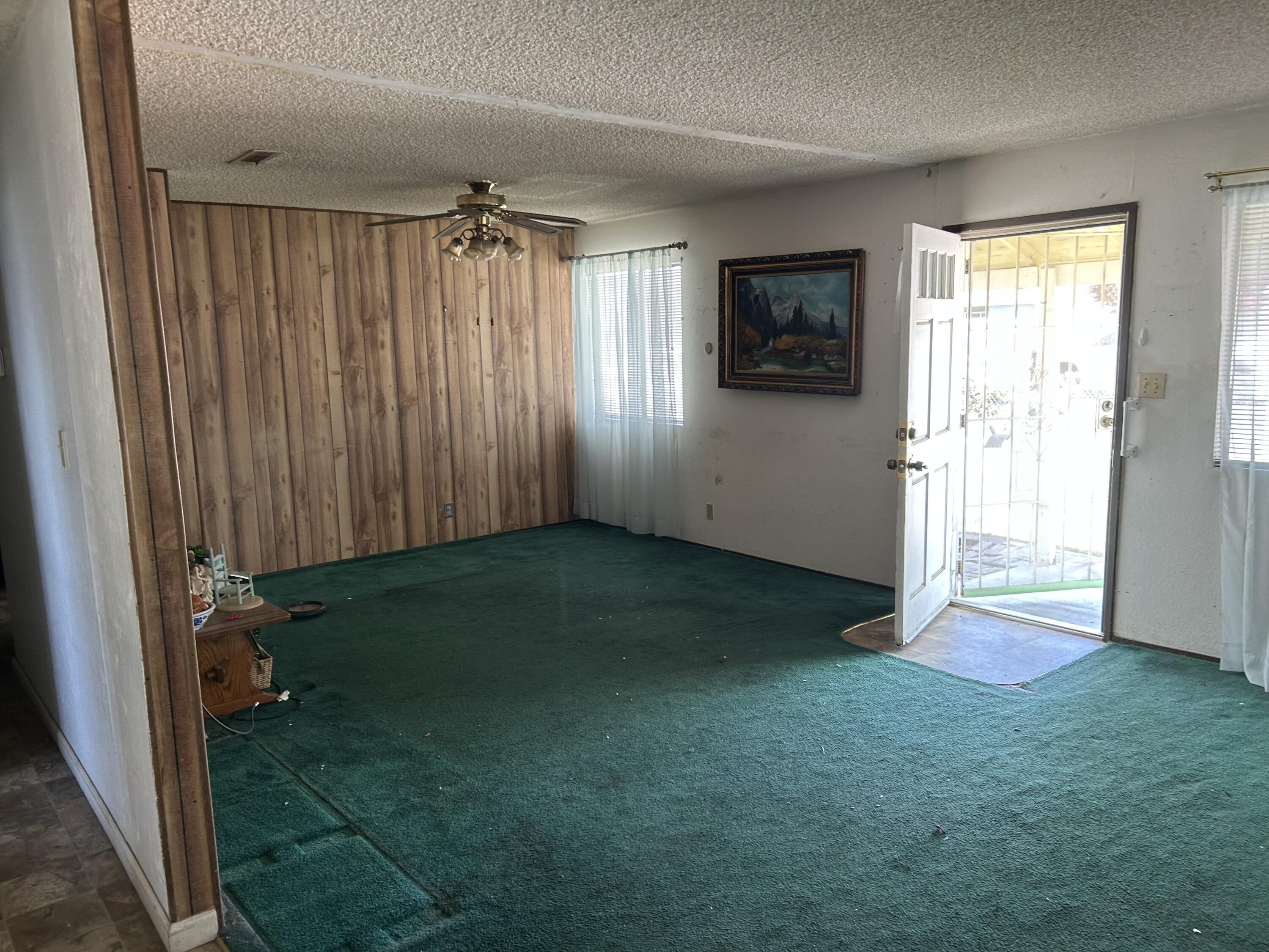 12561 Aceves Ave, Orosi, CA 93647