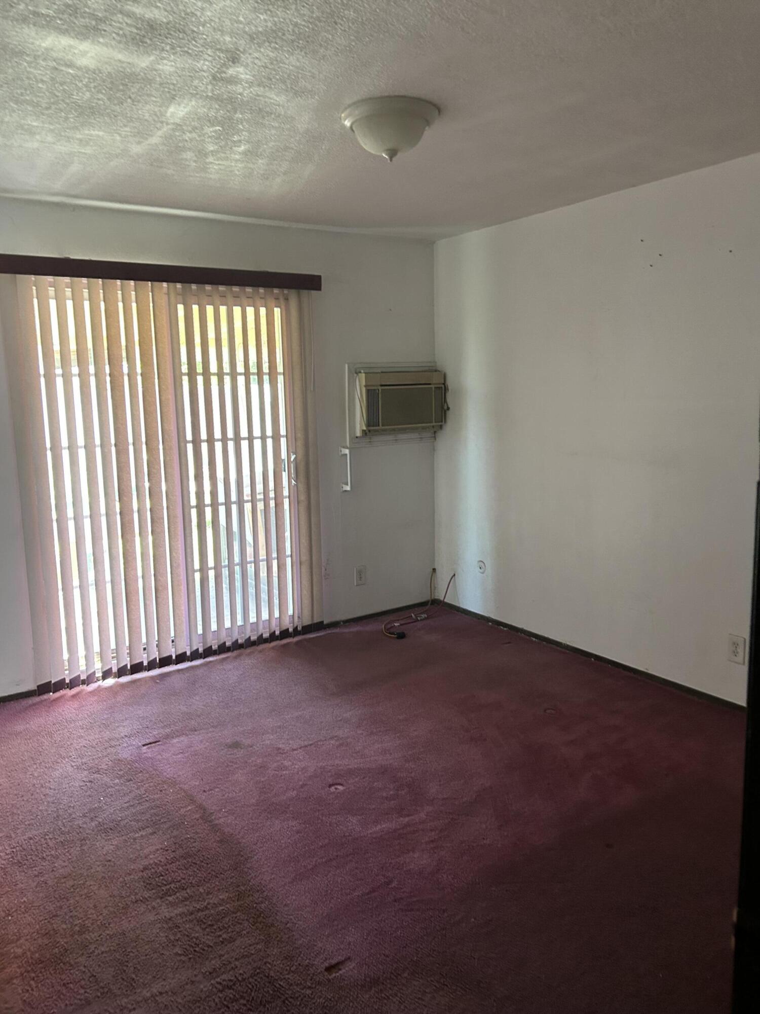 12561 Aceves Ave, Orosi, CA 93647