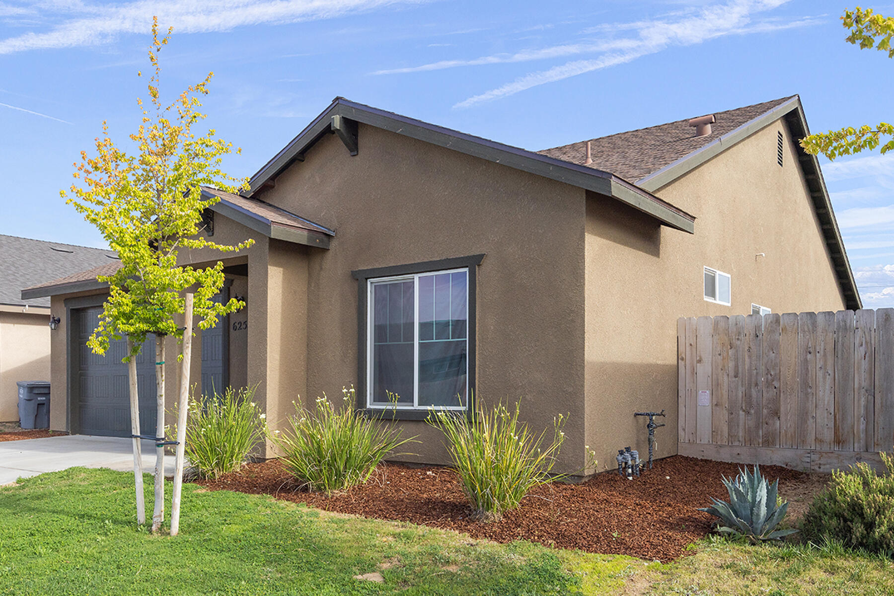 6258 Oak Crest Ave, Visalia, CA 93291