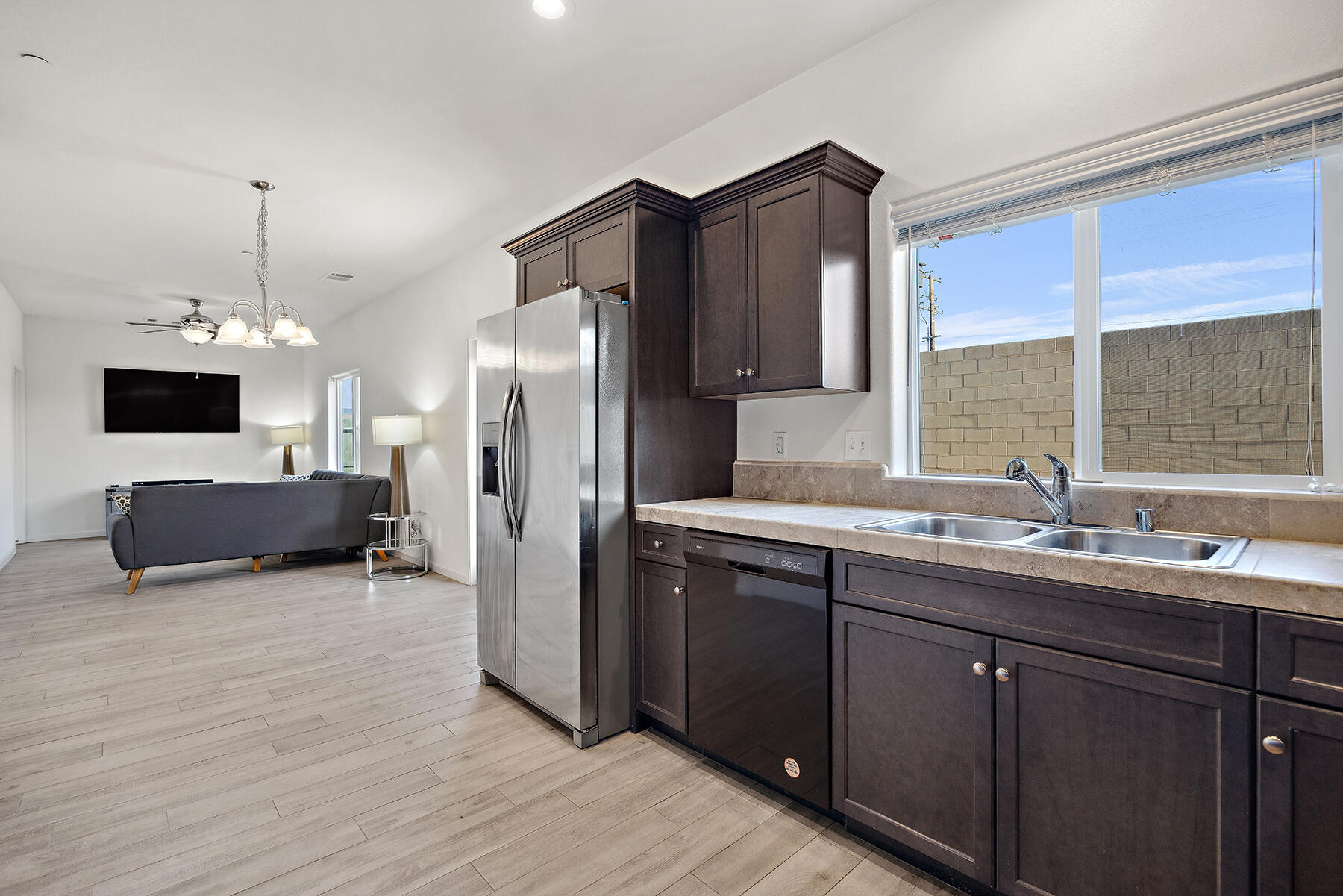 6258 Oak Crest Ave, Visalia, CA 93291