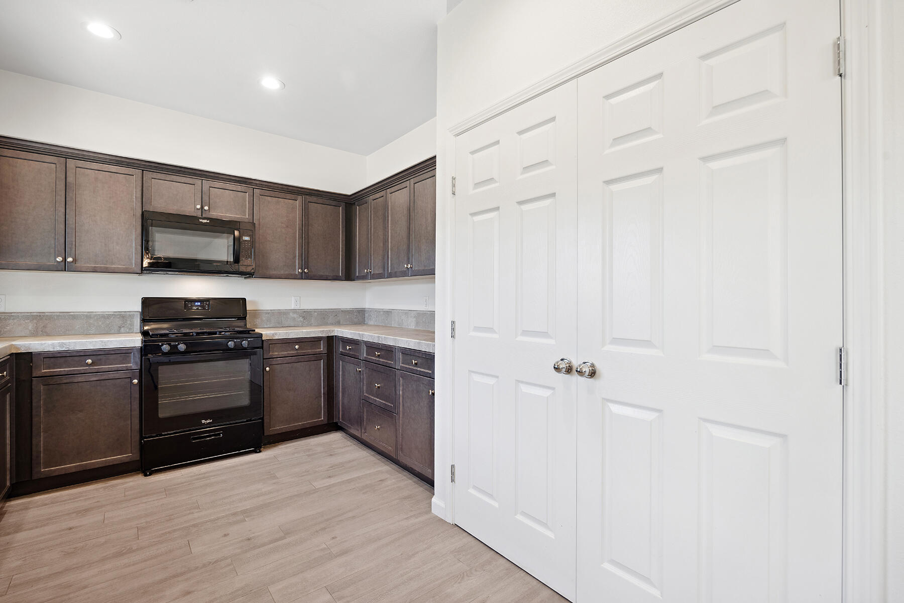6258 Oak Crest Ave, Visalia, CA 93291
