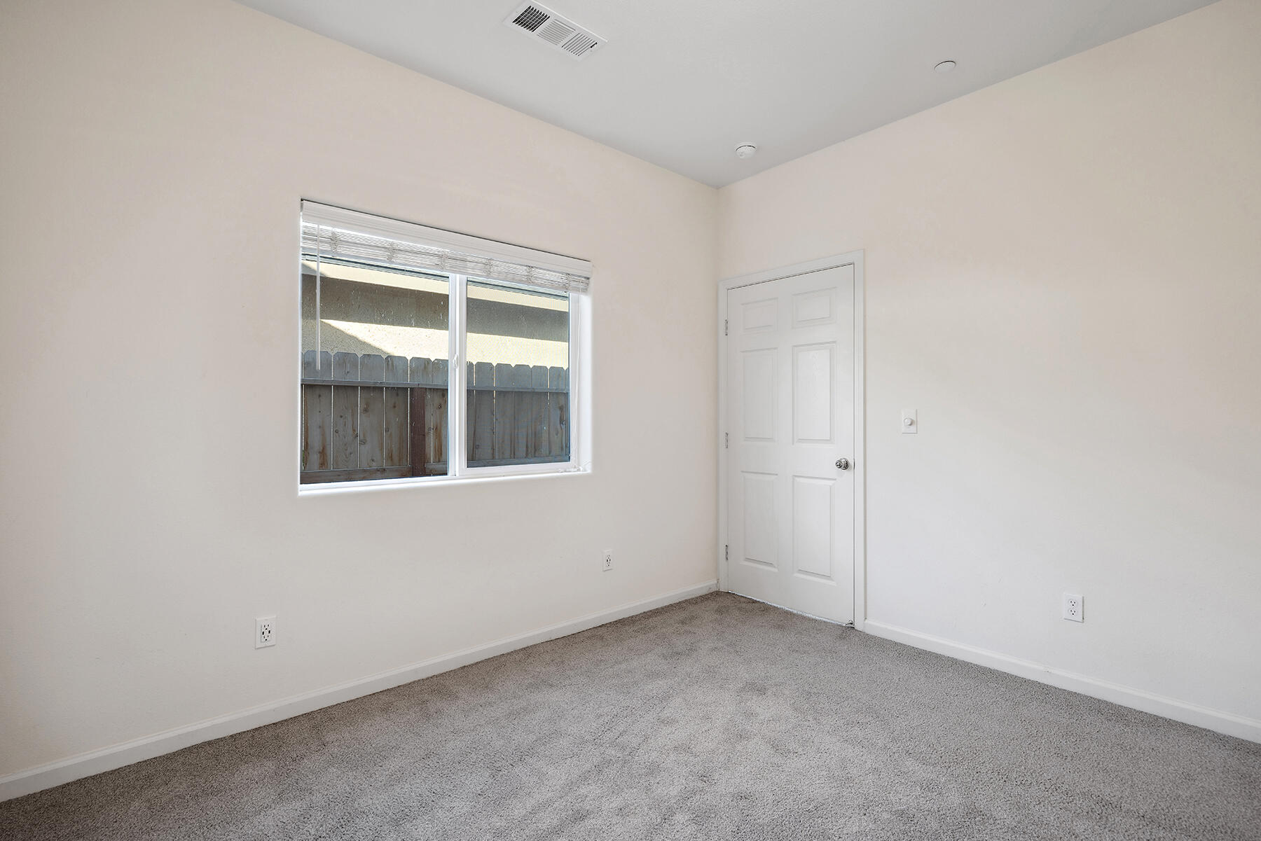 6258 Oak Crest Ave, Visalia, CA 93291
