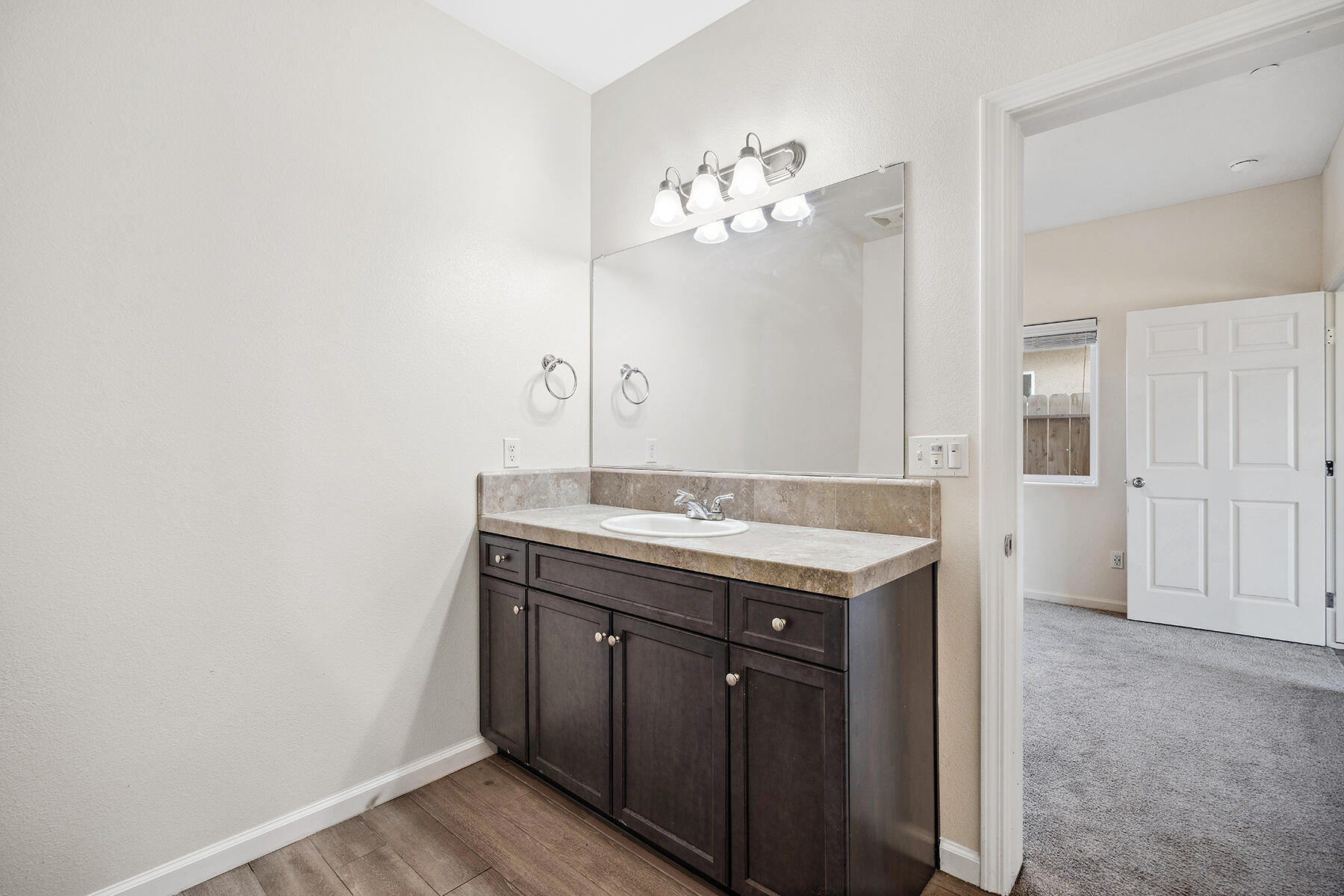 6258 Oak Crest Ave, Visalia, CA 93291