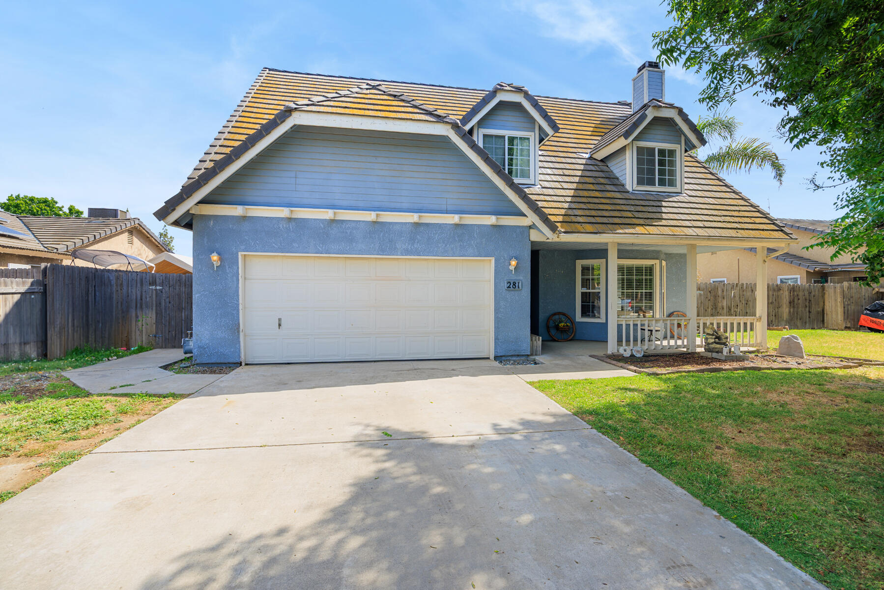 281 Somerset Dr, Lemoore, CA 93245