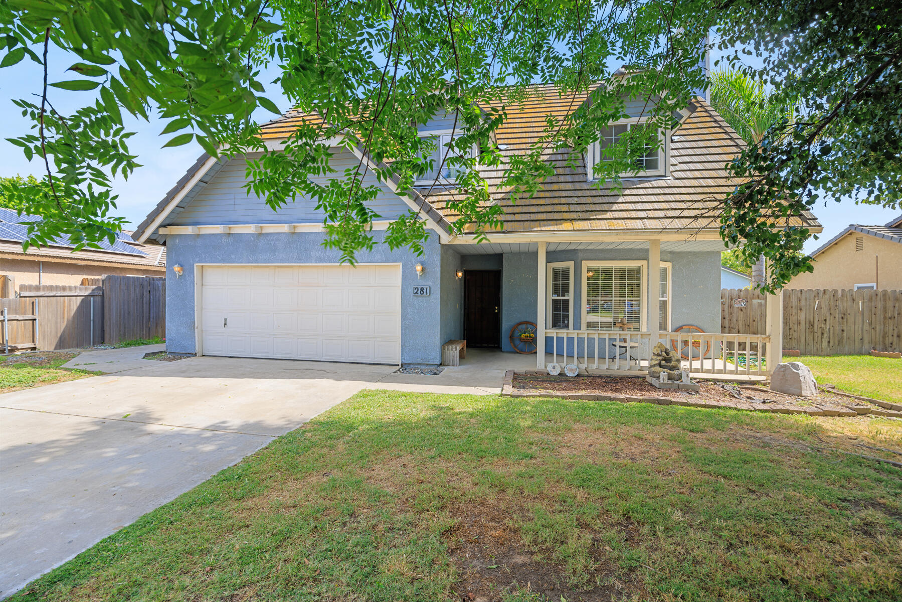 281 Somerset Dr, Lemoore, CA 93245