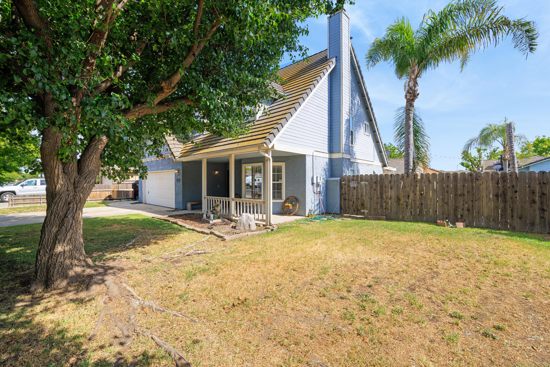 281 Somerset Dr, Lemoore, CA 93245
