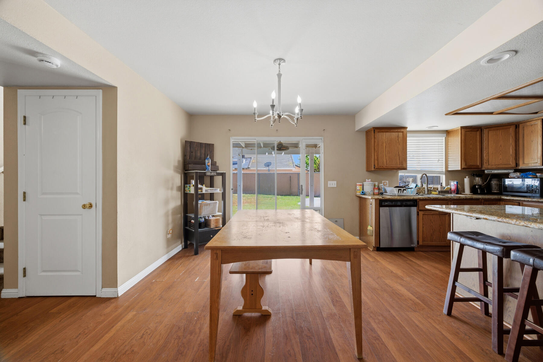 281 Somerset Dr, Lemoore, CA 93245