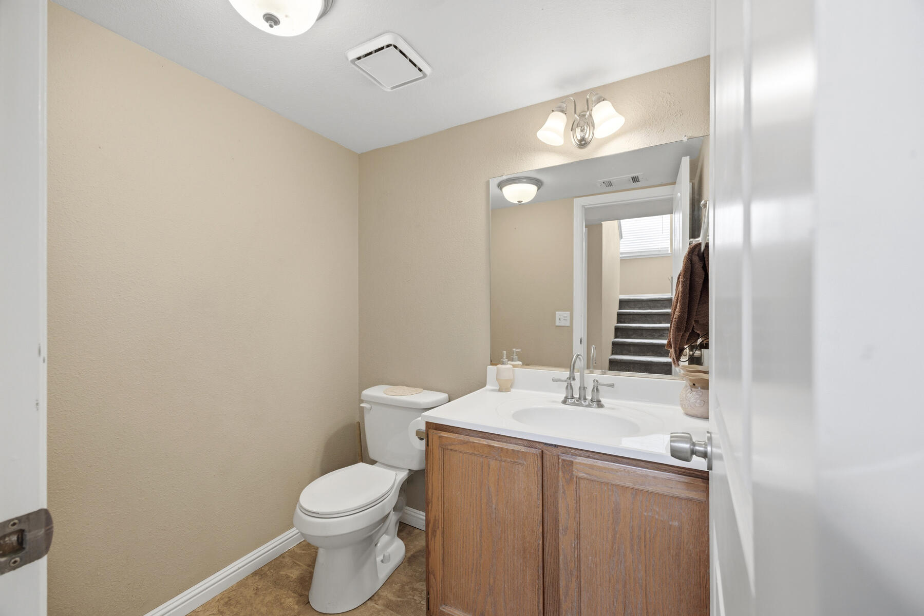 281 Somerset Dr, Lemoore, CA 93245