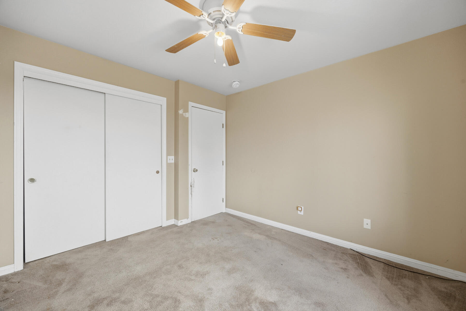 281 Somerset Dr, Lemoore, CA 93245