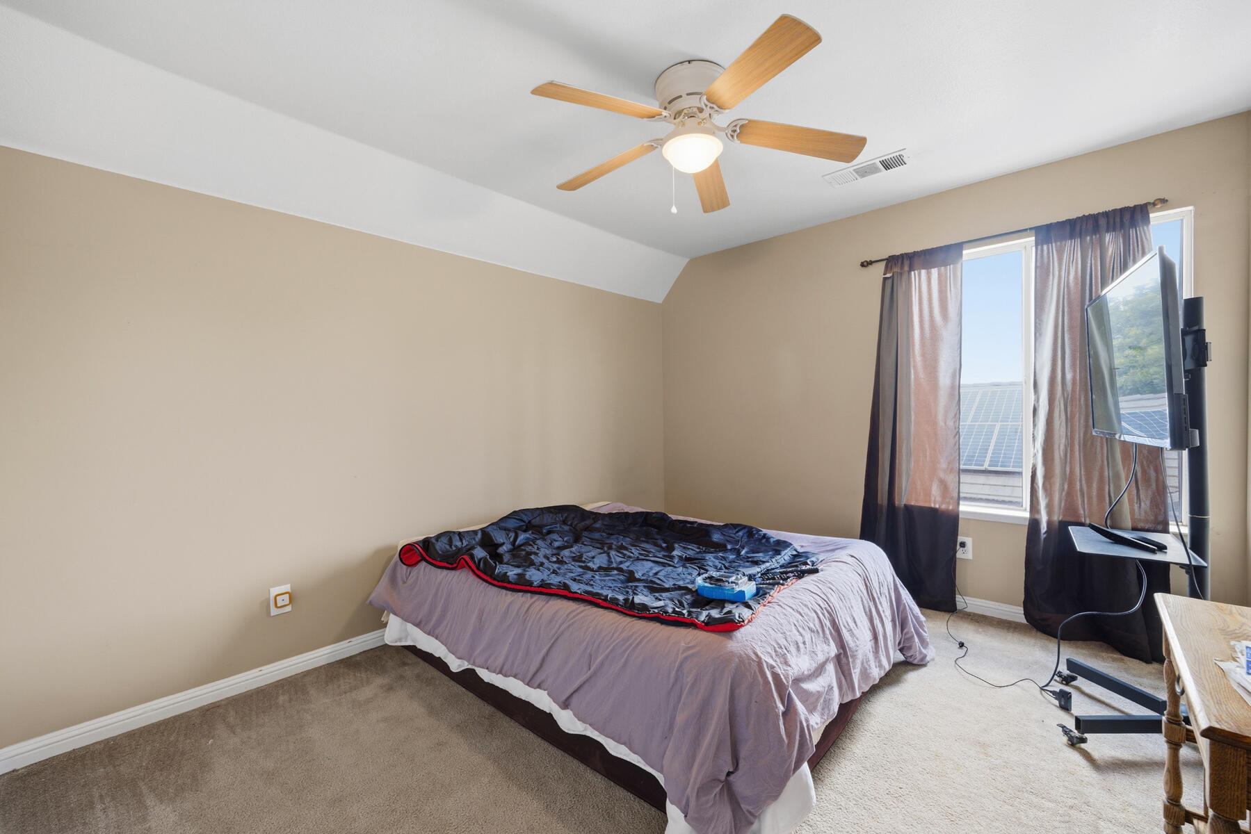 281 Somerset Dr, Lemoore, CA 93245