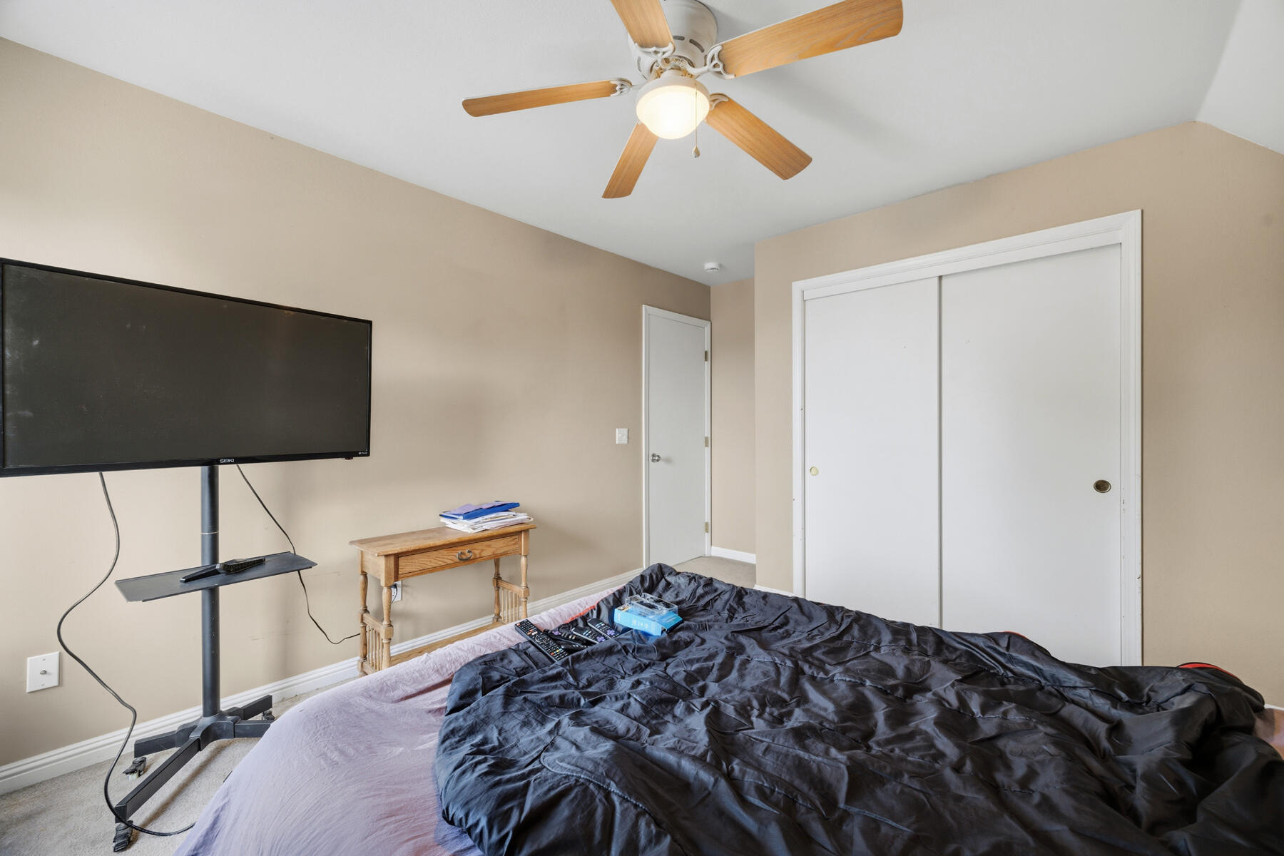 281 Somerset Dr, Lemoore, CA 93245