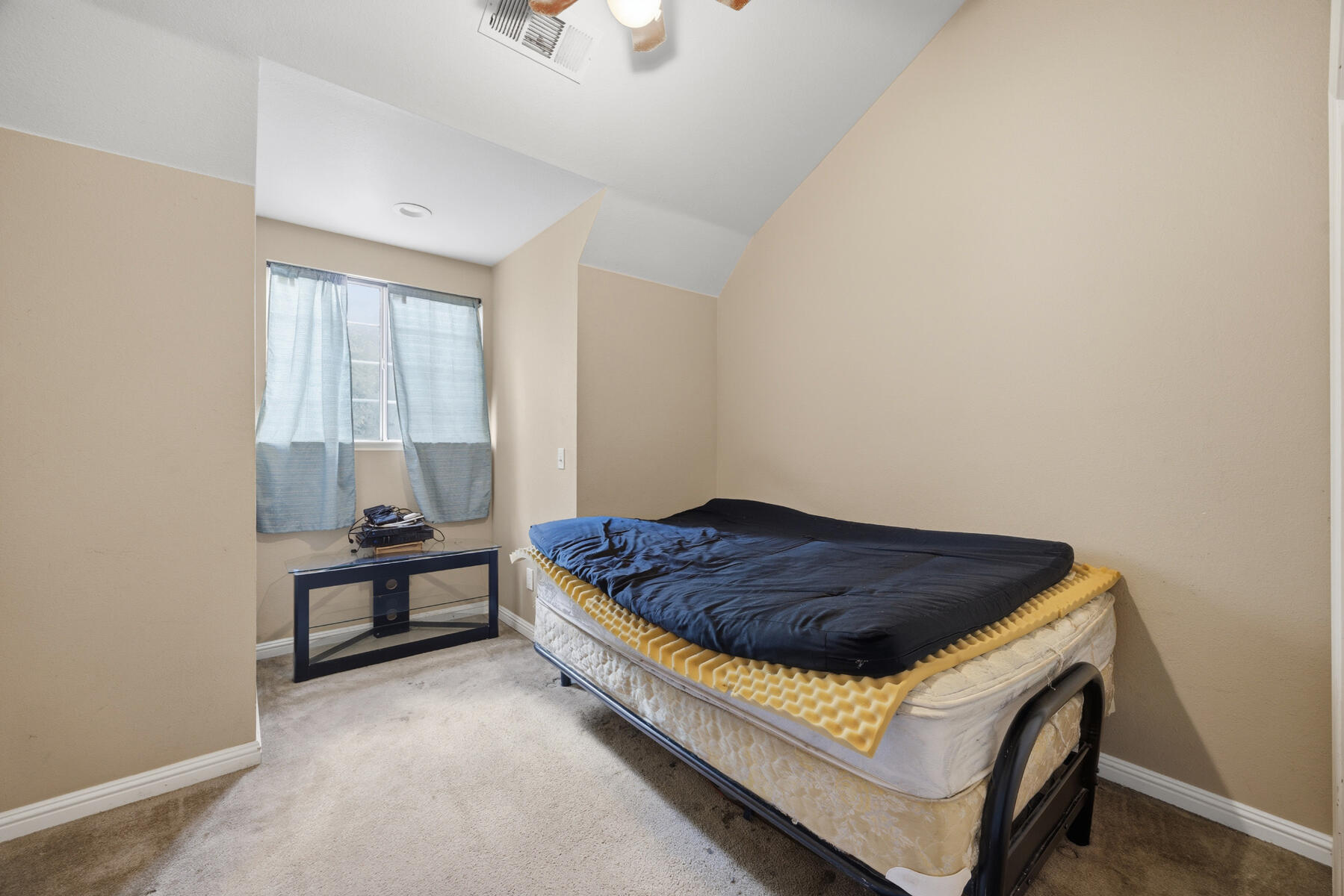 281 Somerset Dr, Lemoore, CA 93245
