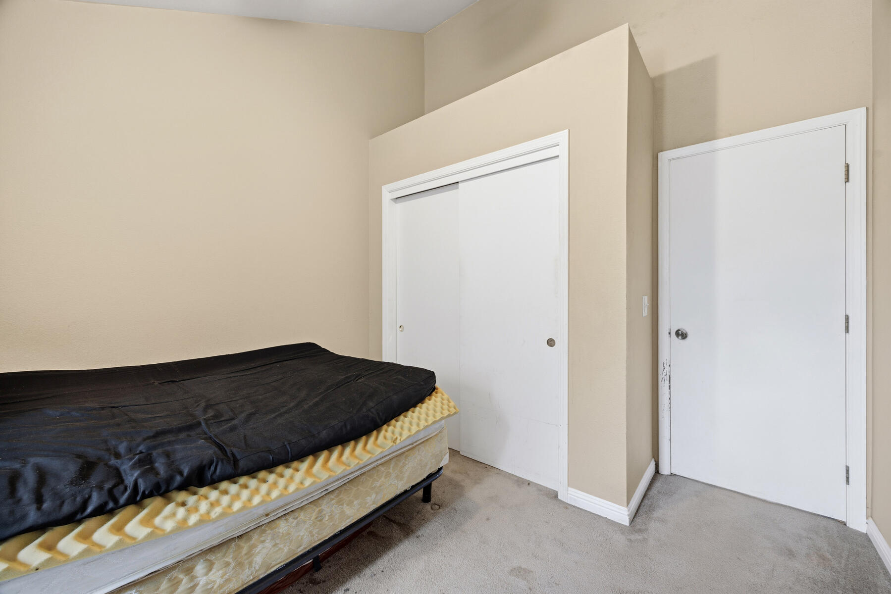 281 Somerset Dr, Lemoore, CA 93245