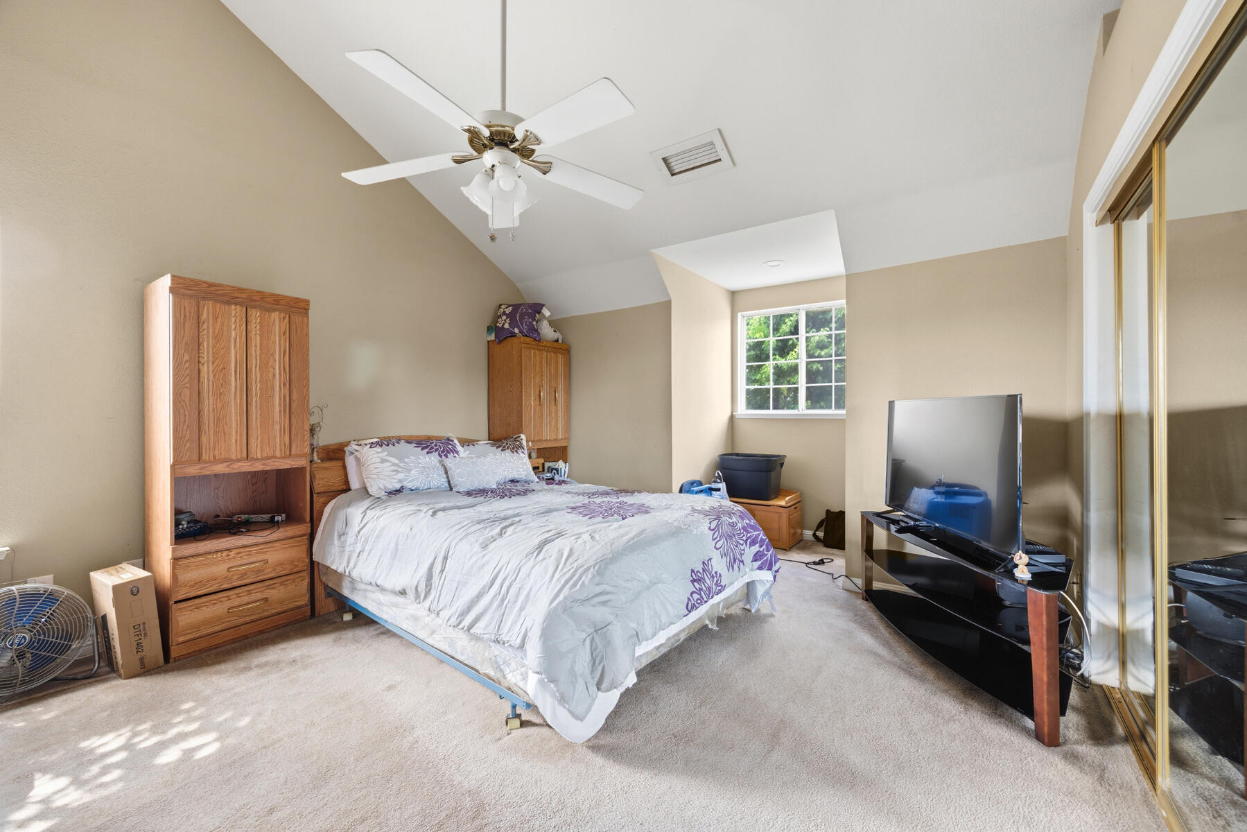 281 Somerset Dr, Lemoore, CA 93245