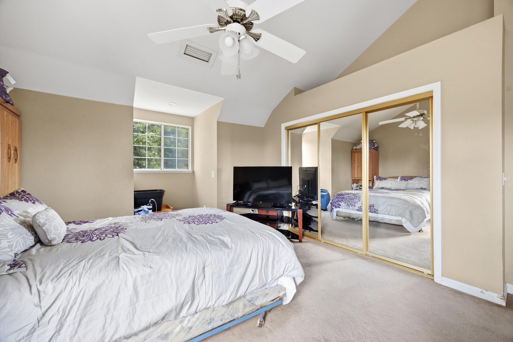 281 Somerset Dr, Lemoore, CA 93245