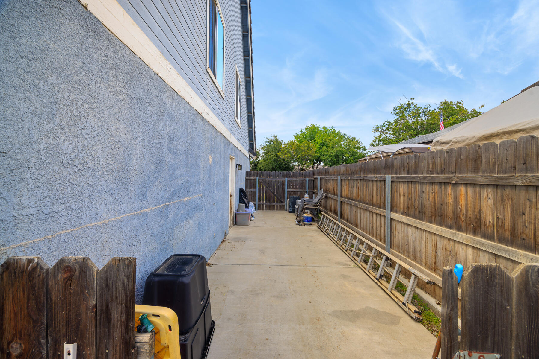 281 Somerset Dr, Lemoore, CA 93245