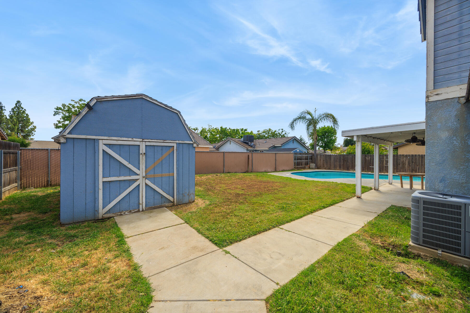 281 Somerset Dr, Lemoore, CA 93245