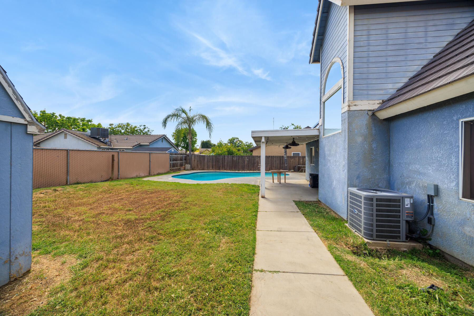281 Somerset Dr, Lemoore, CA 93245