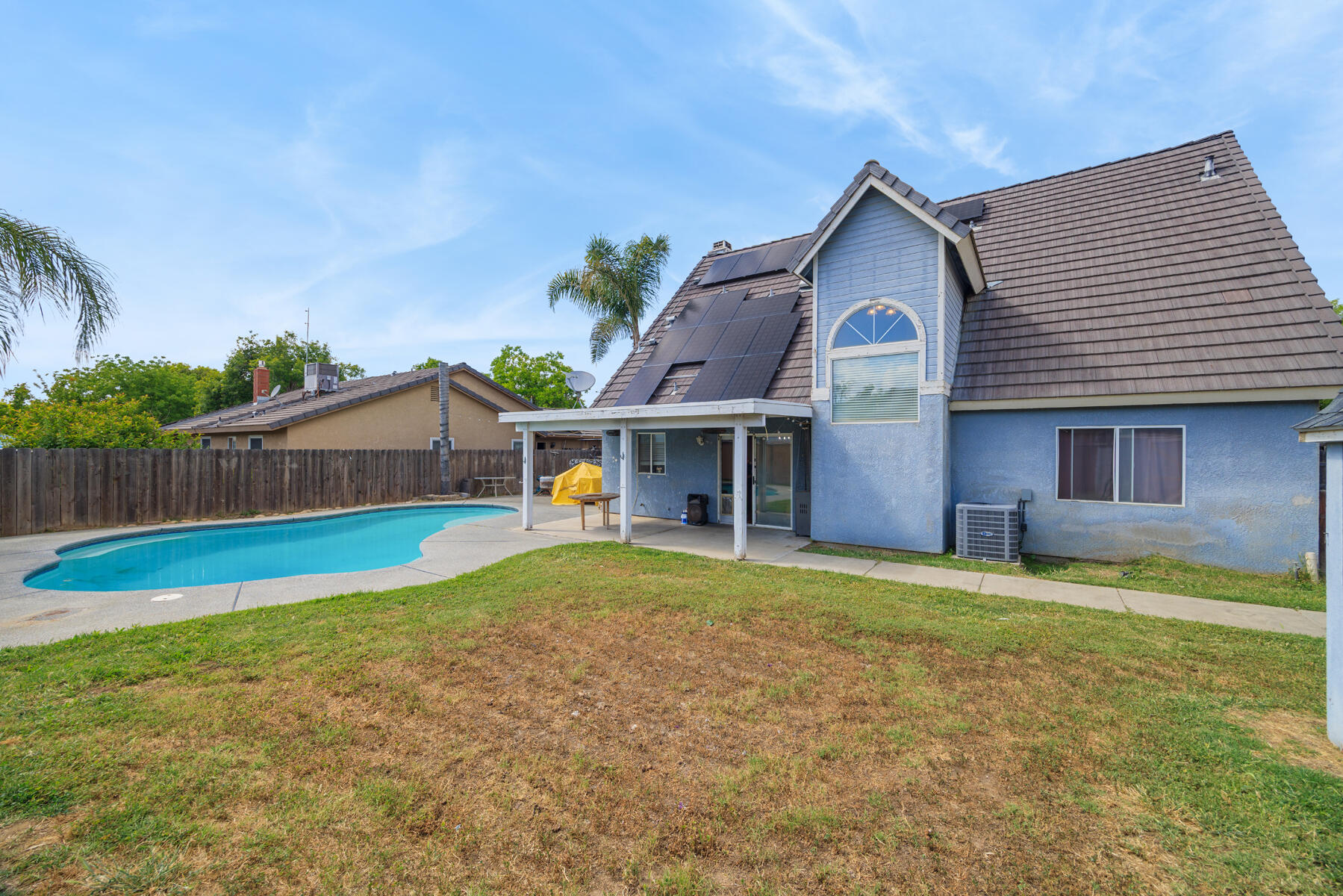 281 Somerset Dr, Lemoore, CA 93245