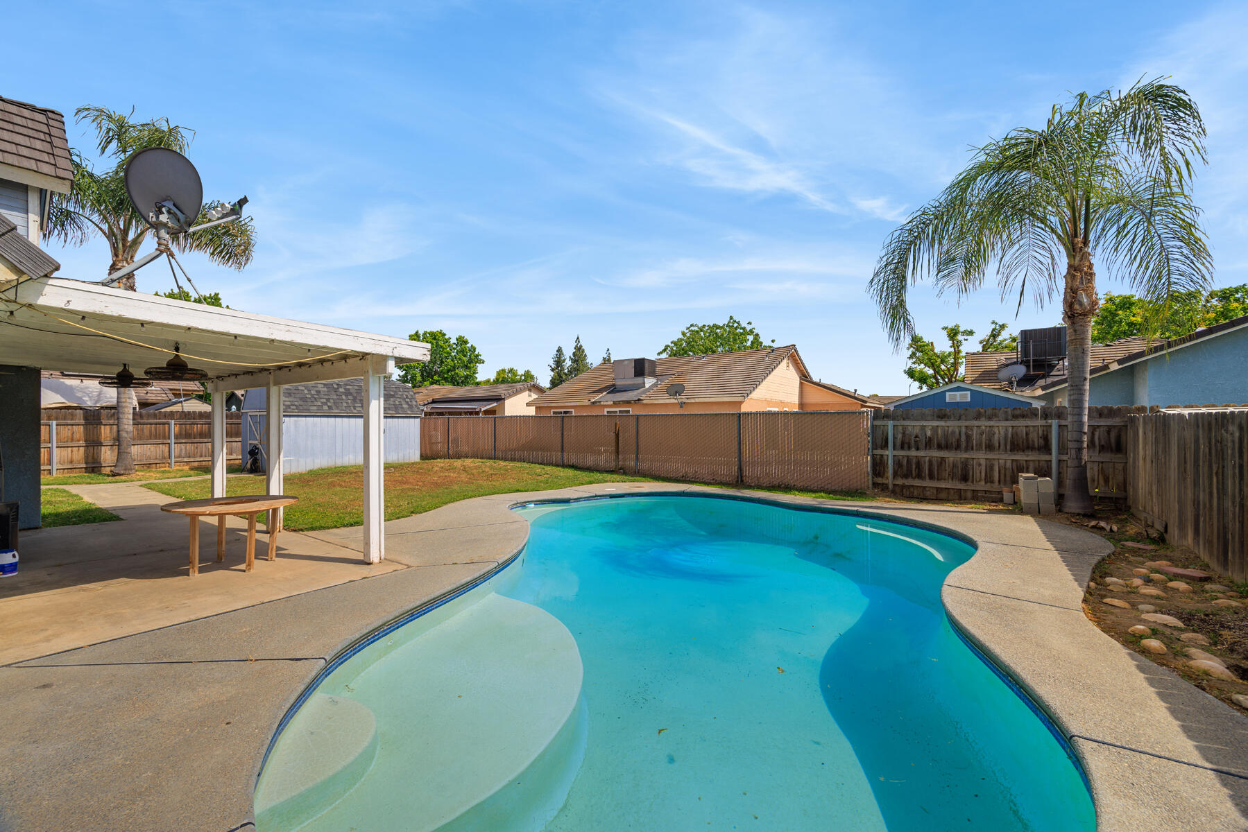 281 Somerset Dr, Lemoore, CA 93245