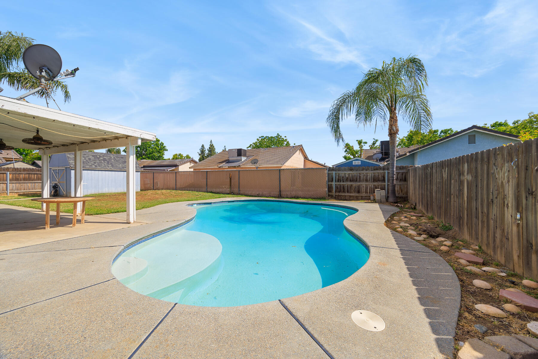 281 Somerset Dr, Lemoore, CA 93245
