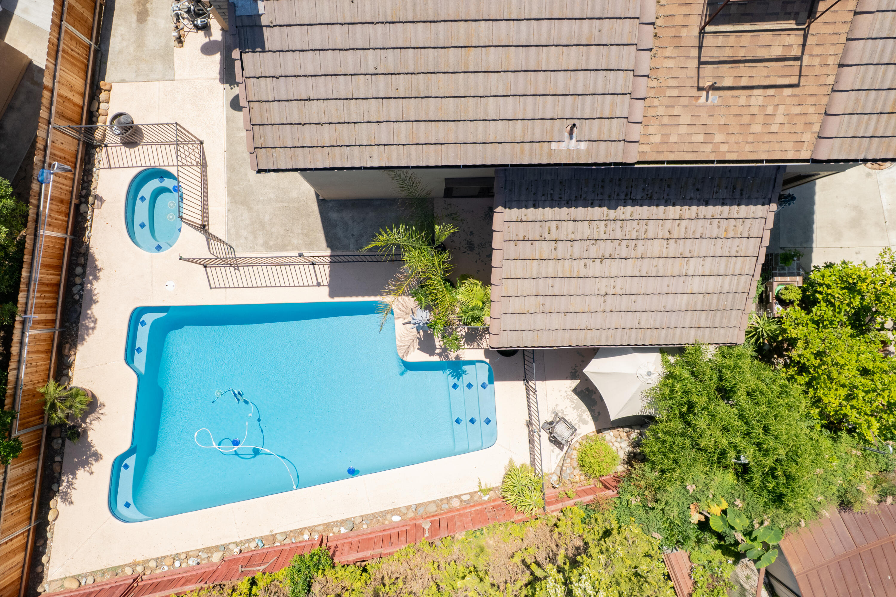 1490 Nancy Cir, Porterville, CA 93257
