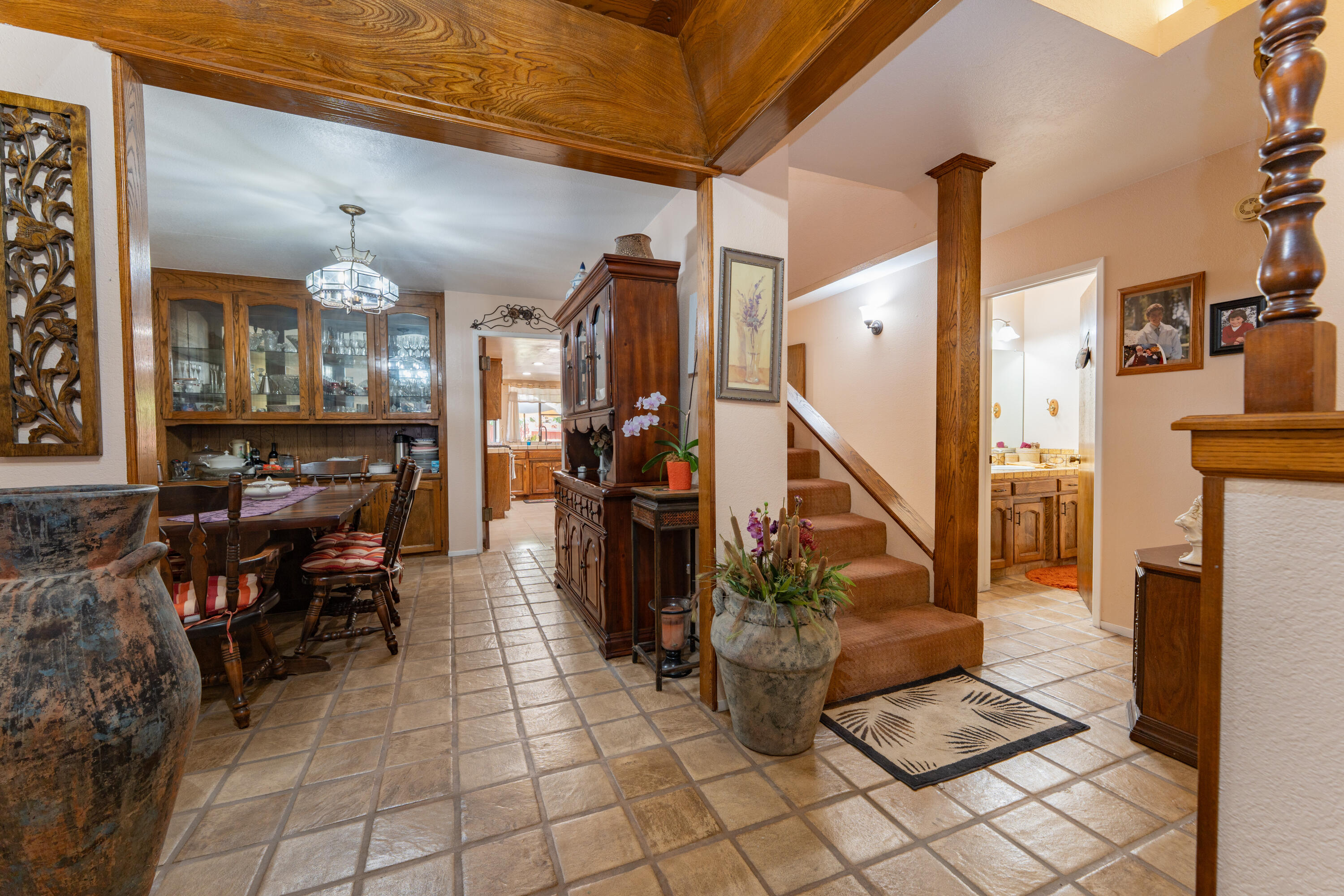 1490 Nancy Cir, Porterville, CA 93257