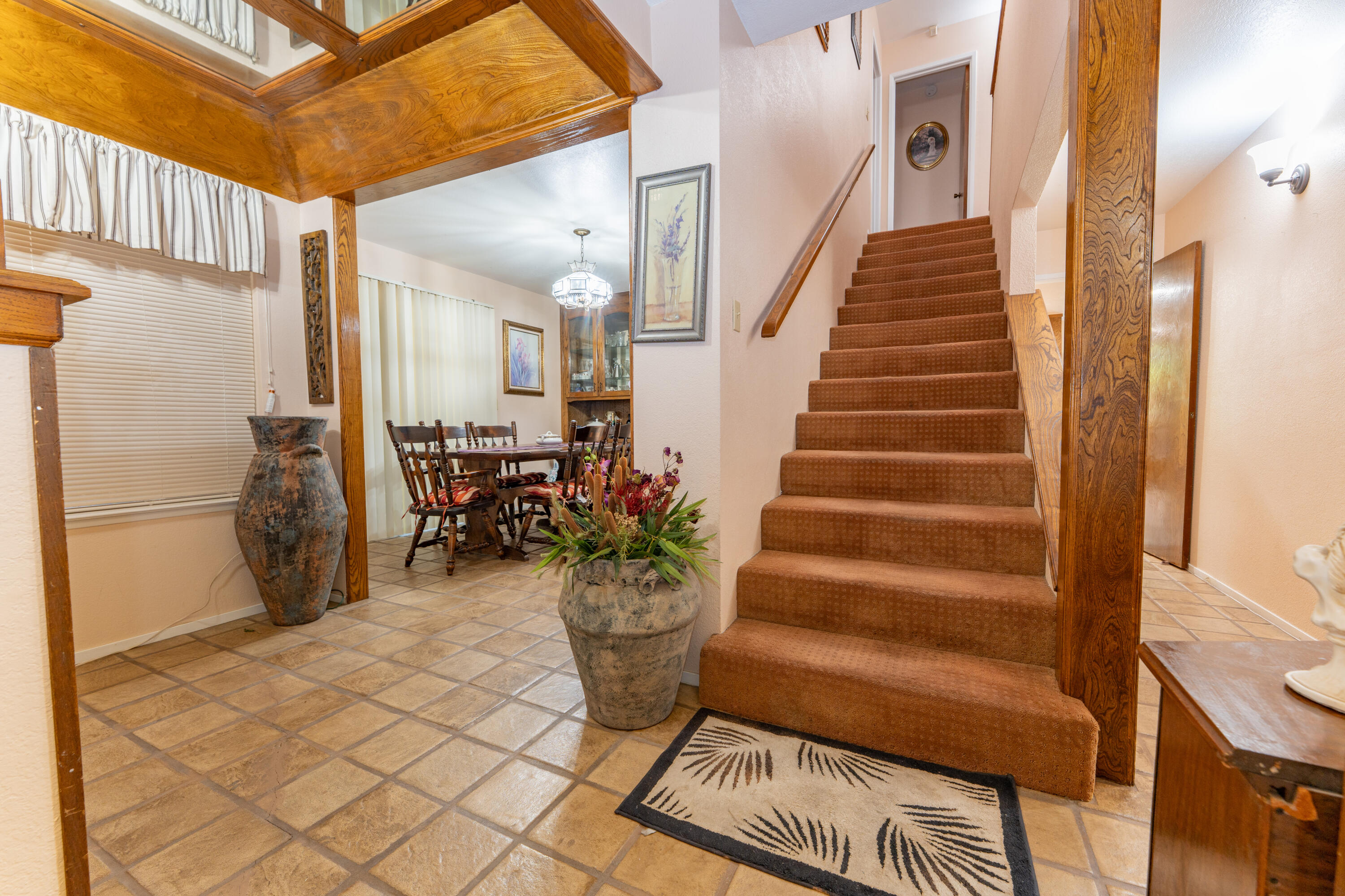 1490 Nancy Cir, Porterville, CA 93257