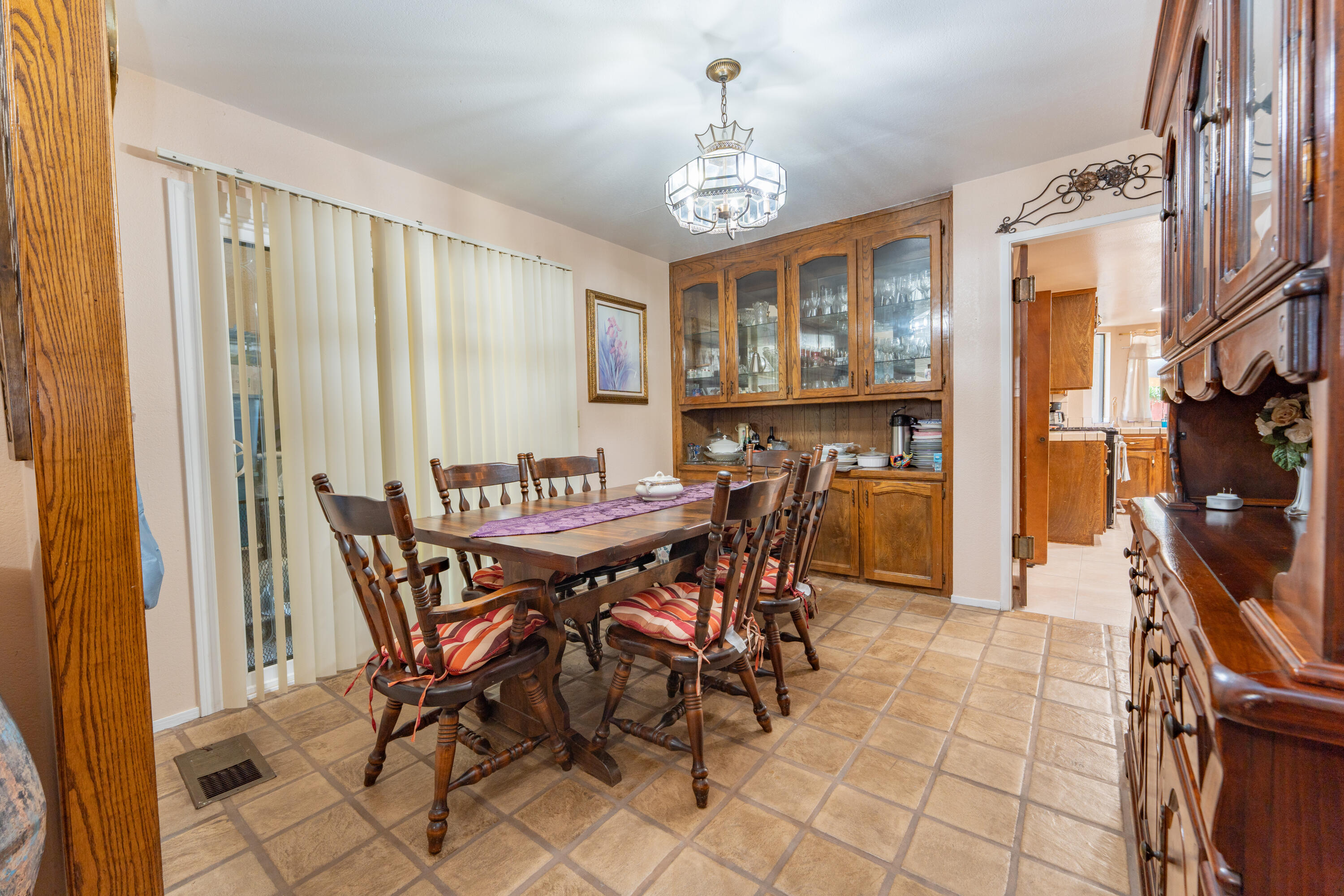 1490 Nancy Cir, Porterville, CA 93257