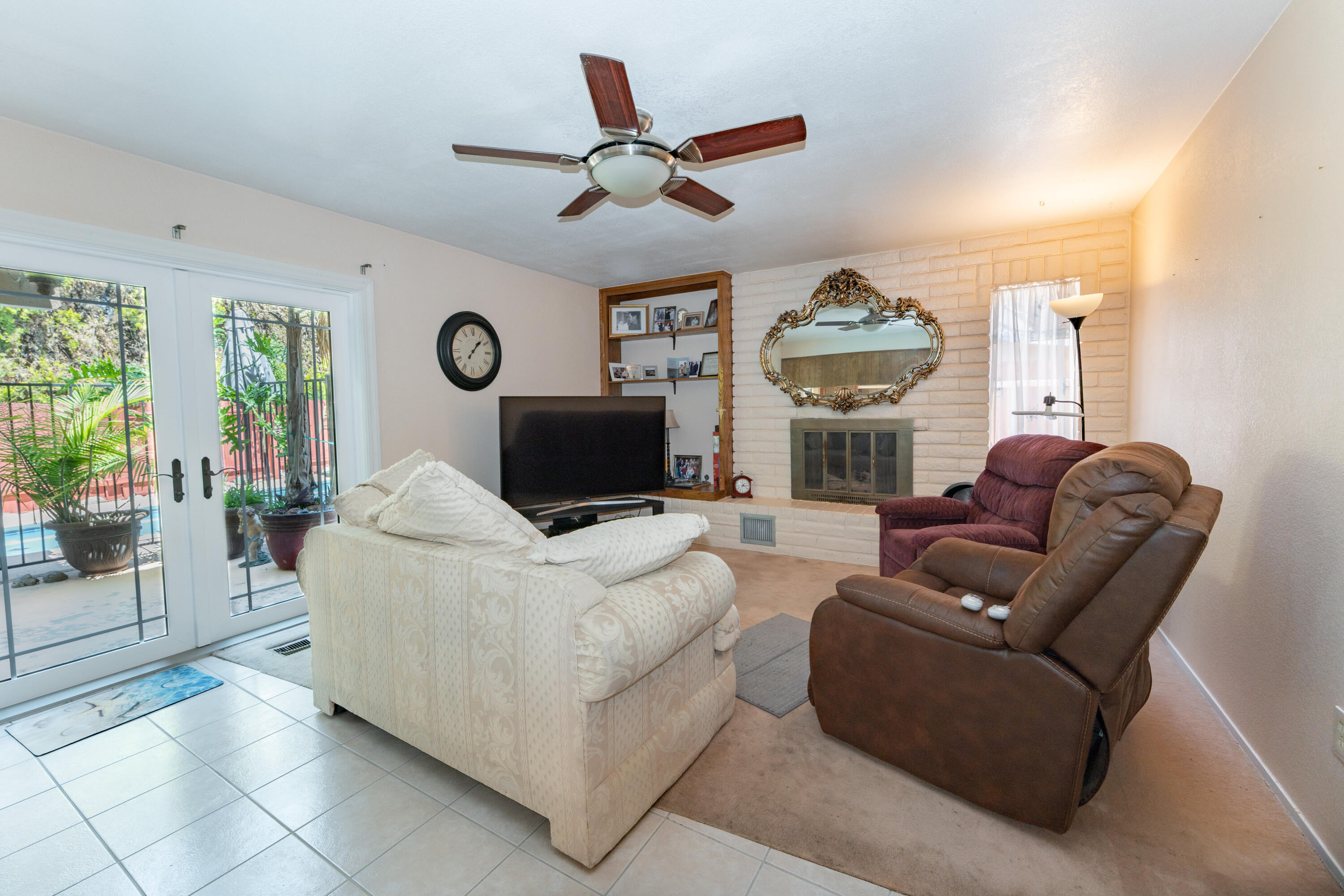 1490 Nancy Cir, Porterville, CA 93257