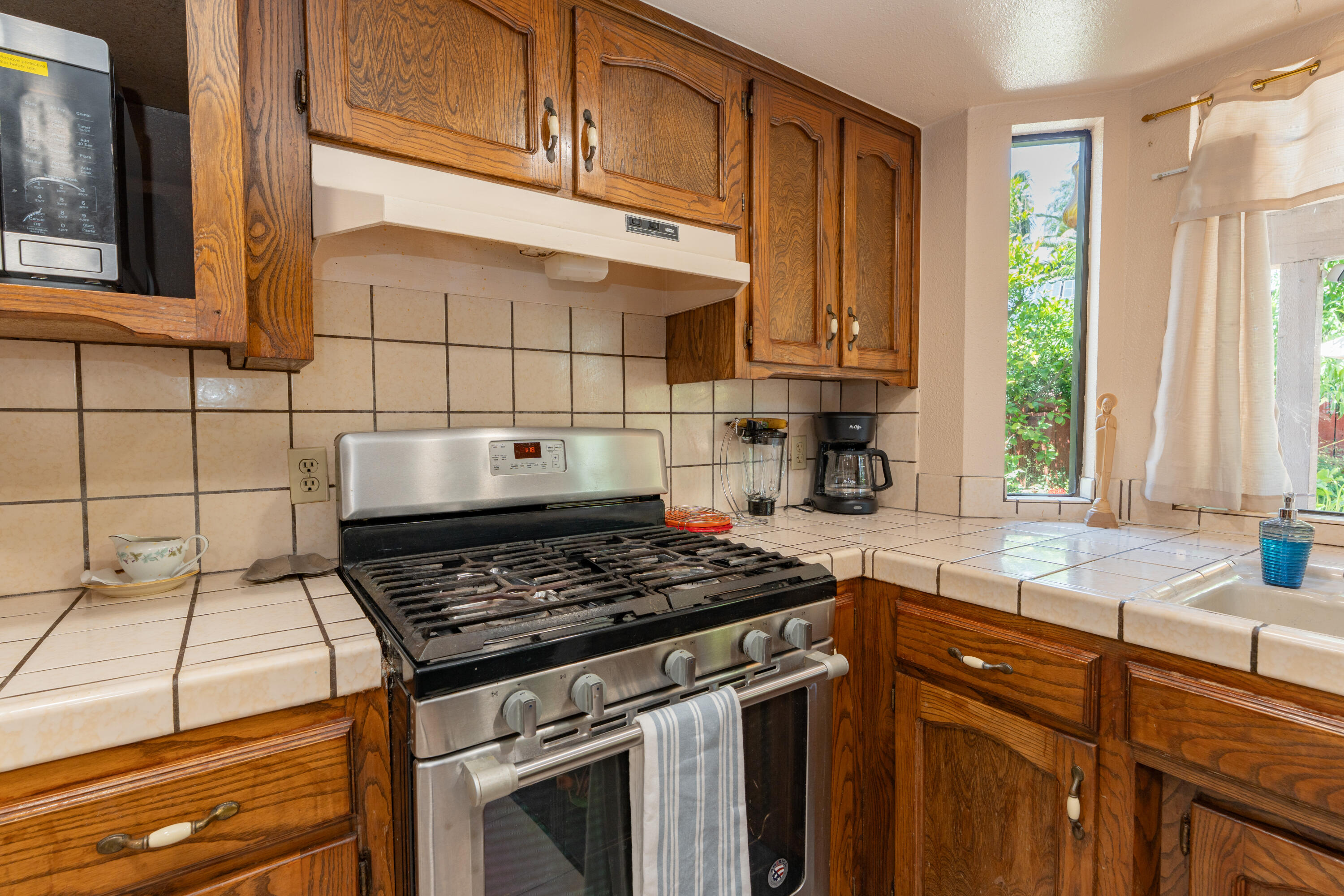 1490 Nancy Cir, Porterville, CA 93257