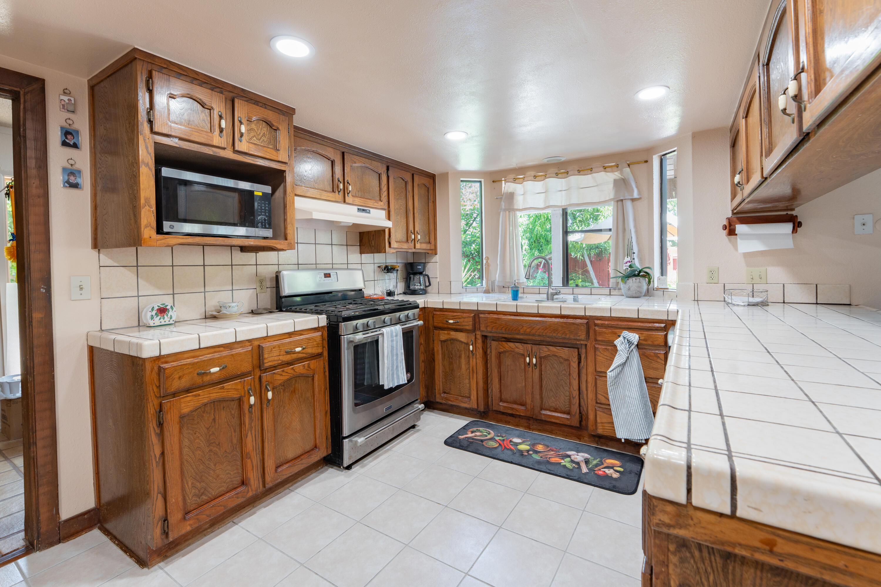 1490 Nancy Cir, Porterville, CA 93257